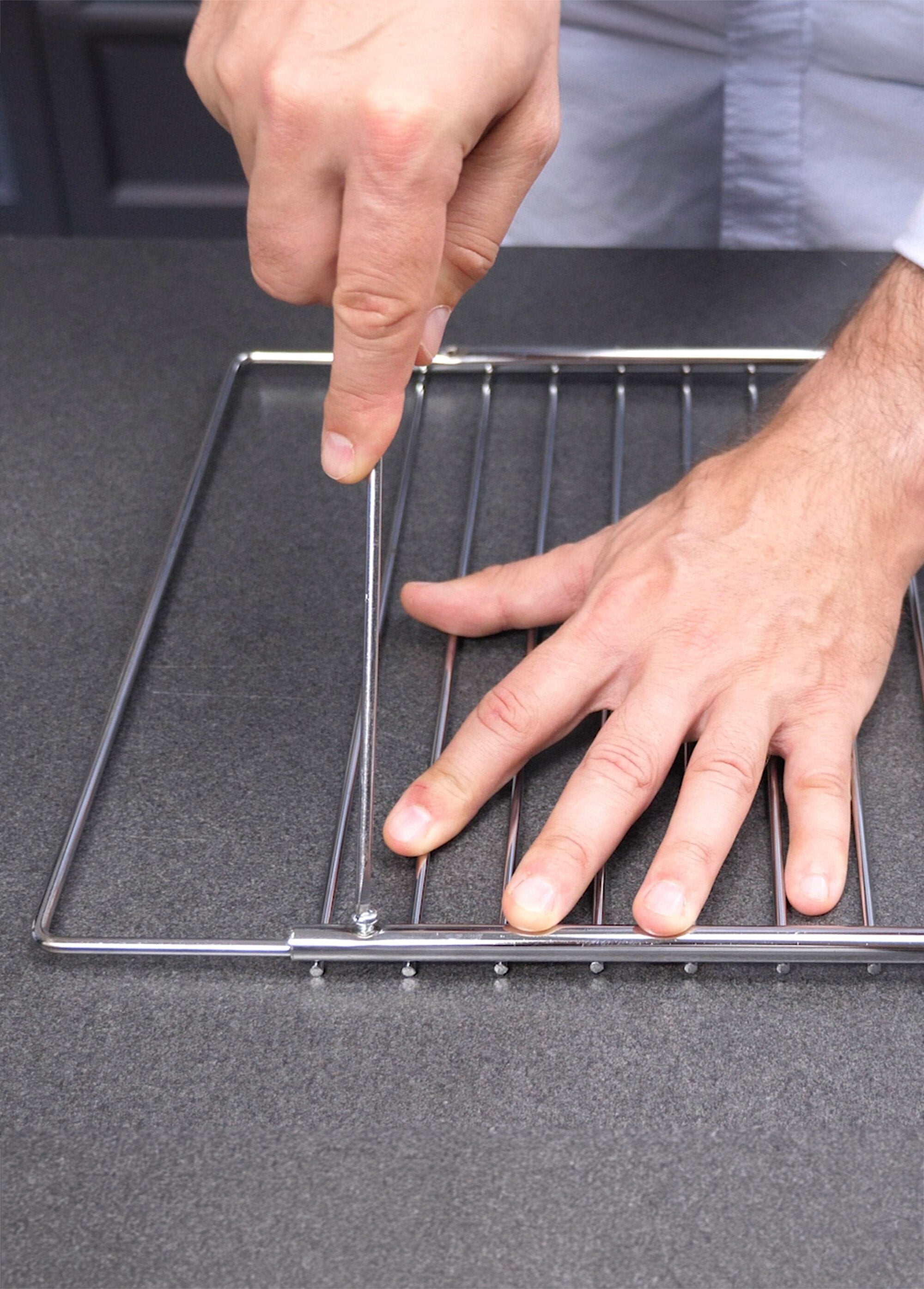 Grade_universal_para_forno_extensível_de_33_a_61_cm_Gris_DE1_slim