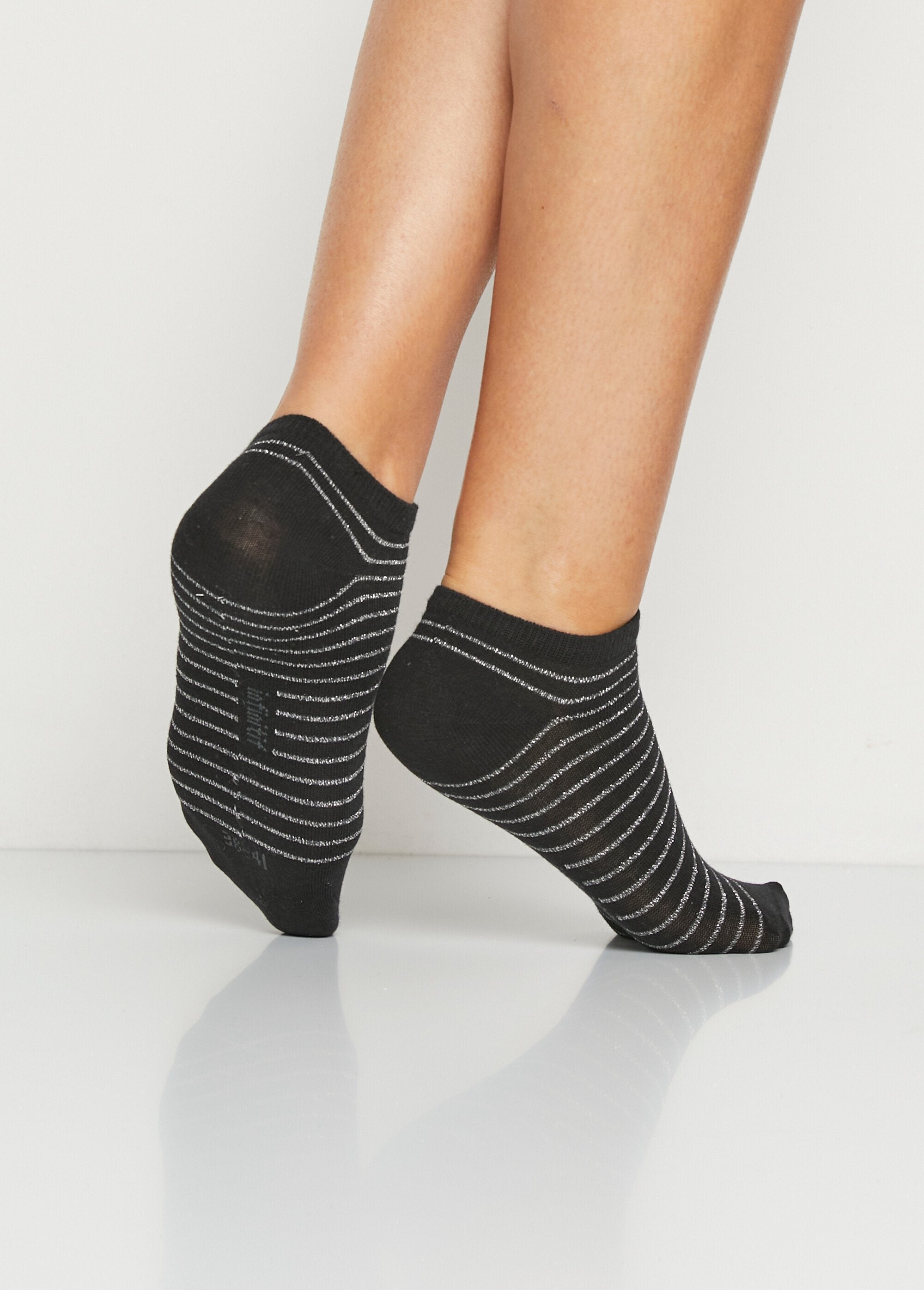 Meias_discretas_com_lurex_Assortis_noir_lot3_DO1_slim