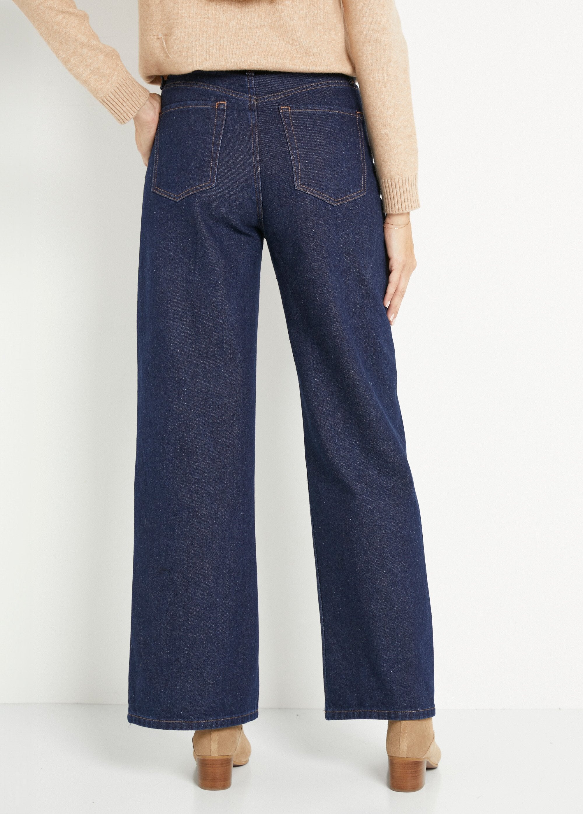 Calça_jeans_feminina_de_5_bolsos,_corte_largo_Bleu_brut__DO1_slim