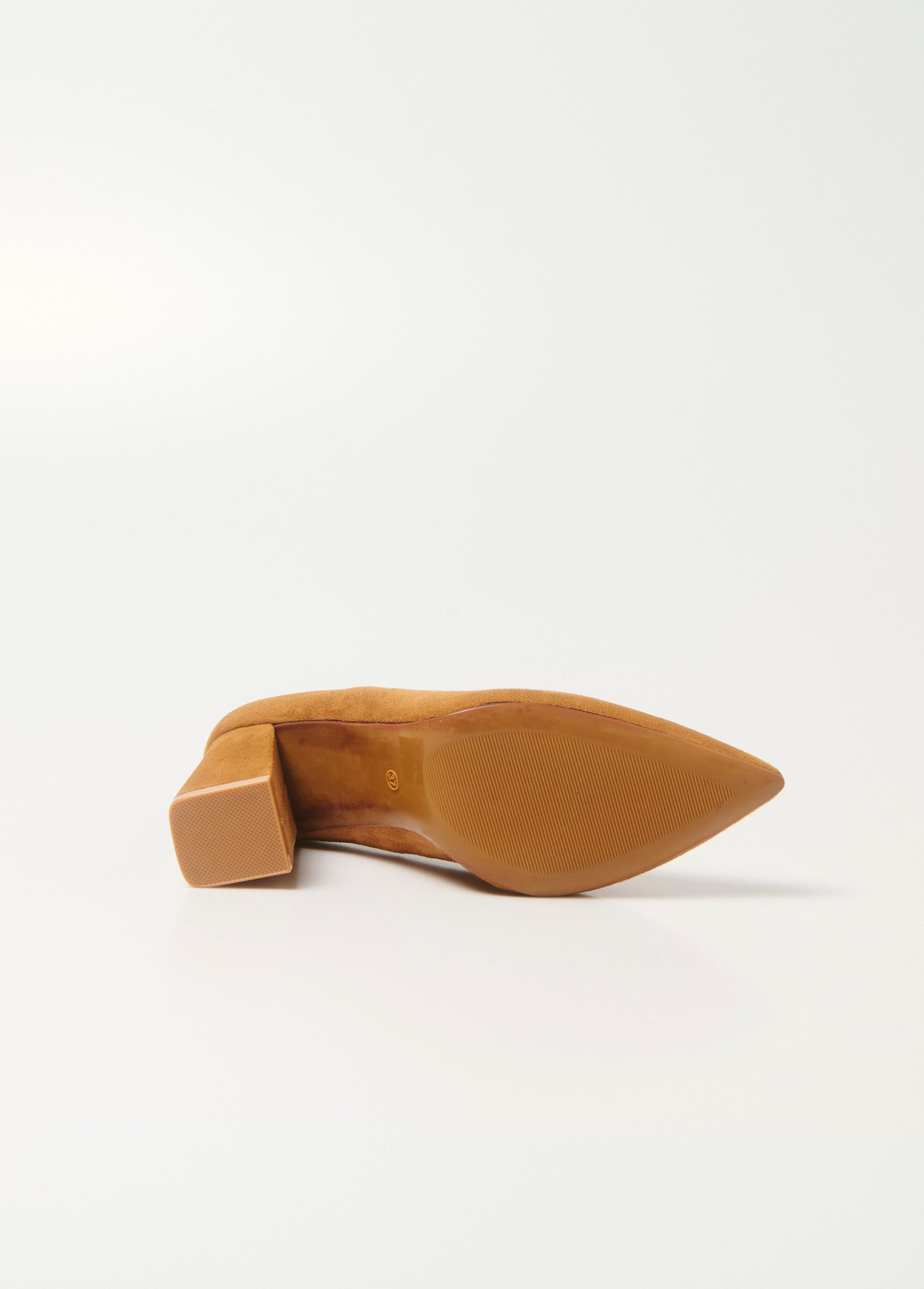 Alegria®_-_Salto_alto_e_salto_largo_com_acabamento_em_camurça_Camel_UN1_slim