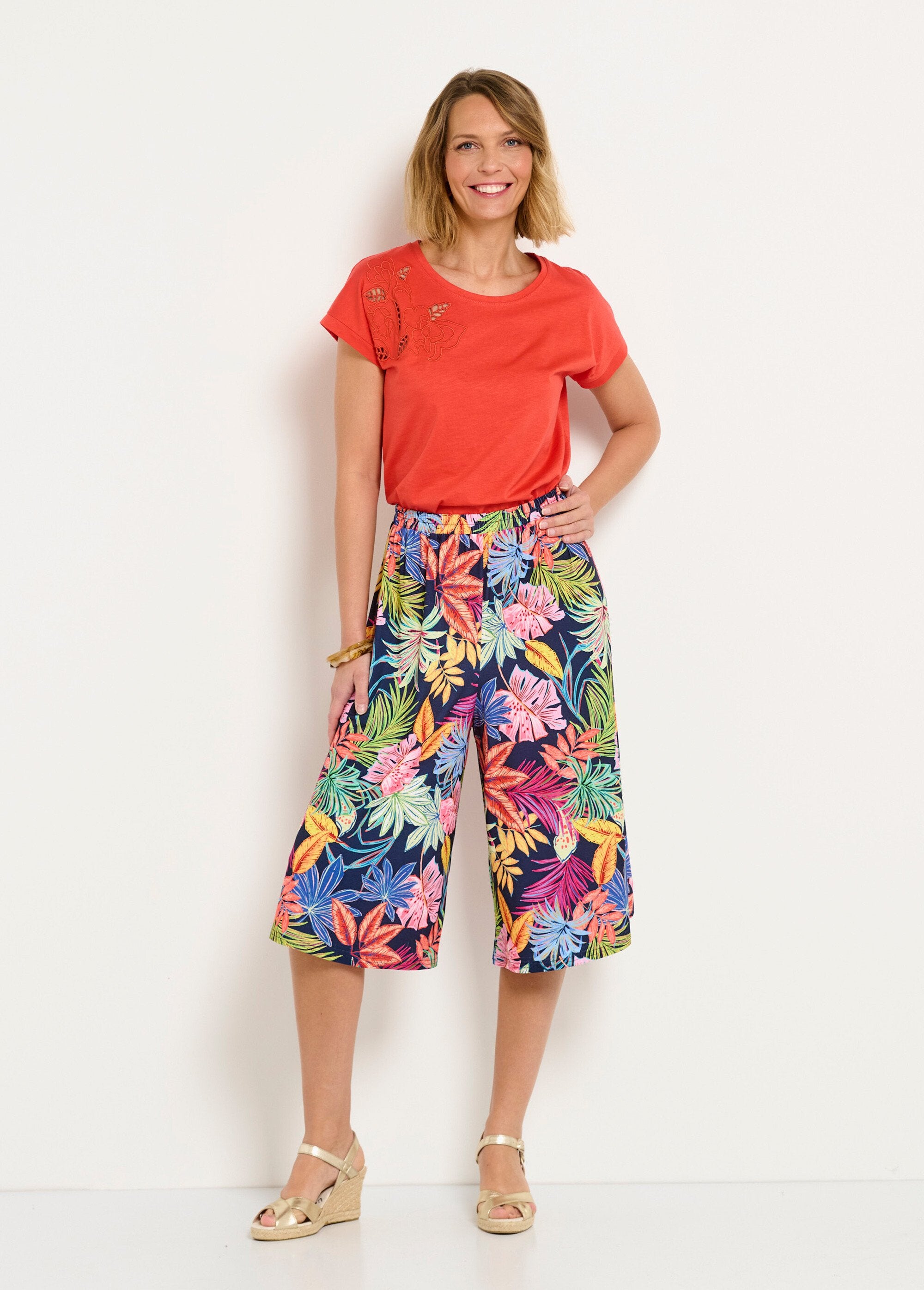 Calça_pantalona_com_cós_elástico_e_estampa_de_folhas_Marine_et_rose_SF1_slim