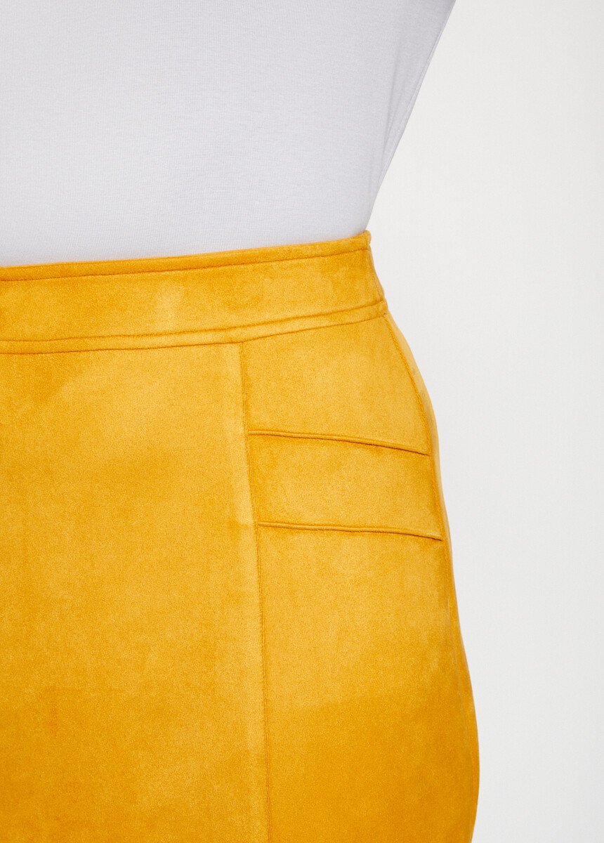 Saia_lápis_em_malha_de_camurça_Miel_DE1_slim