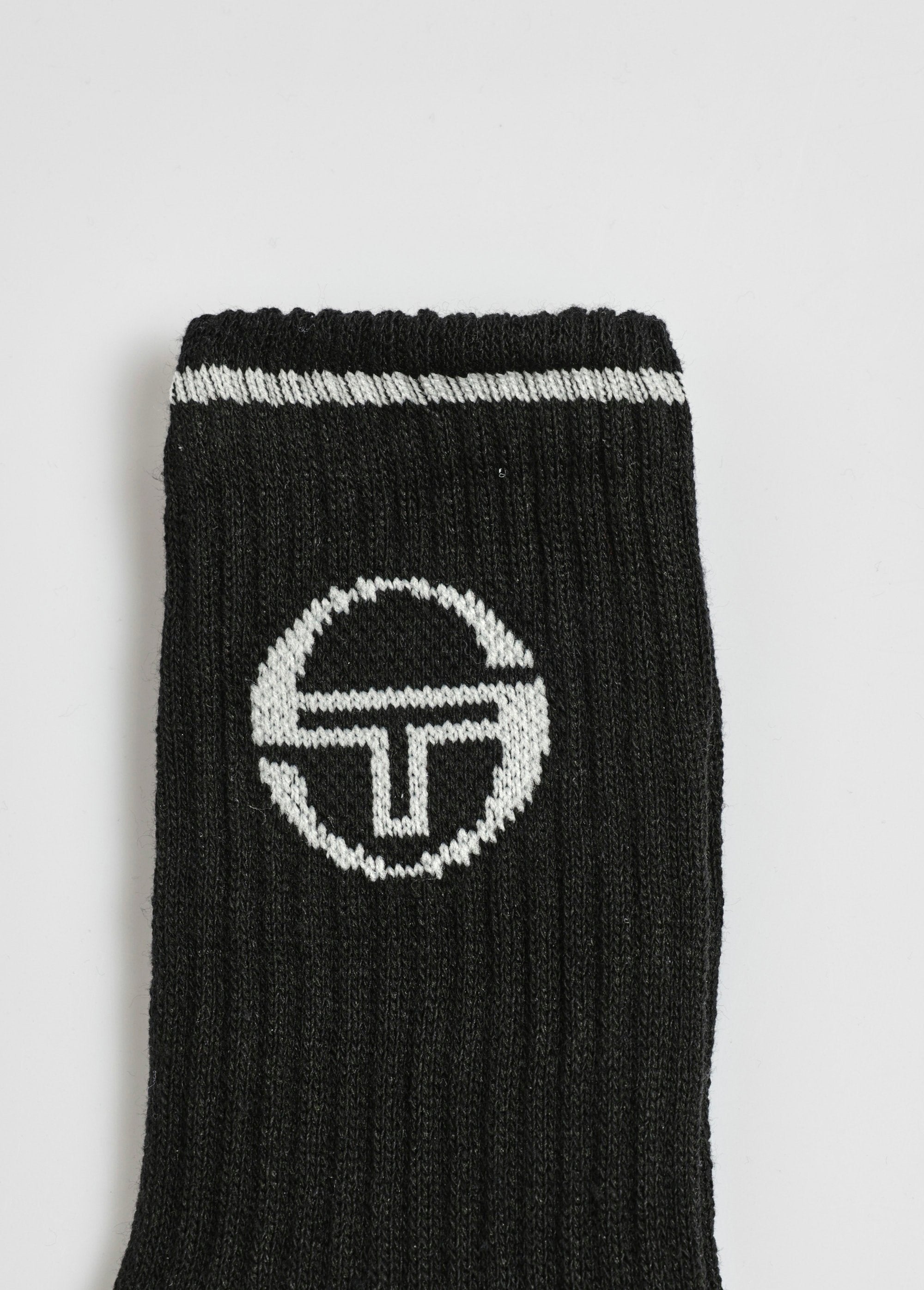 Pacote_com_3_meias_esportivas_sortidas_Assortis_gris_DE2_slim