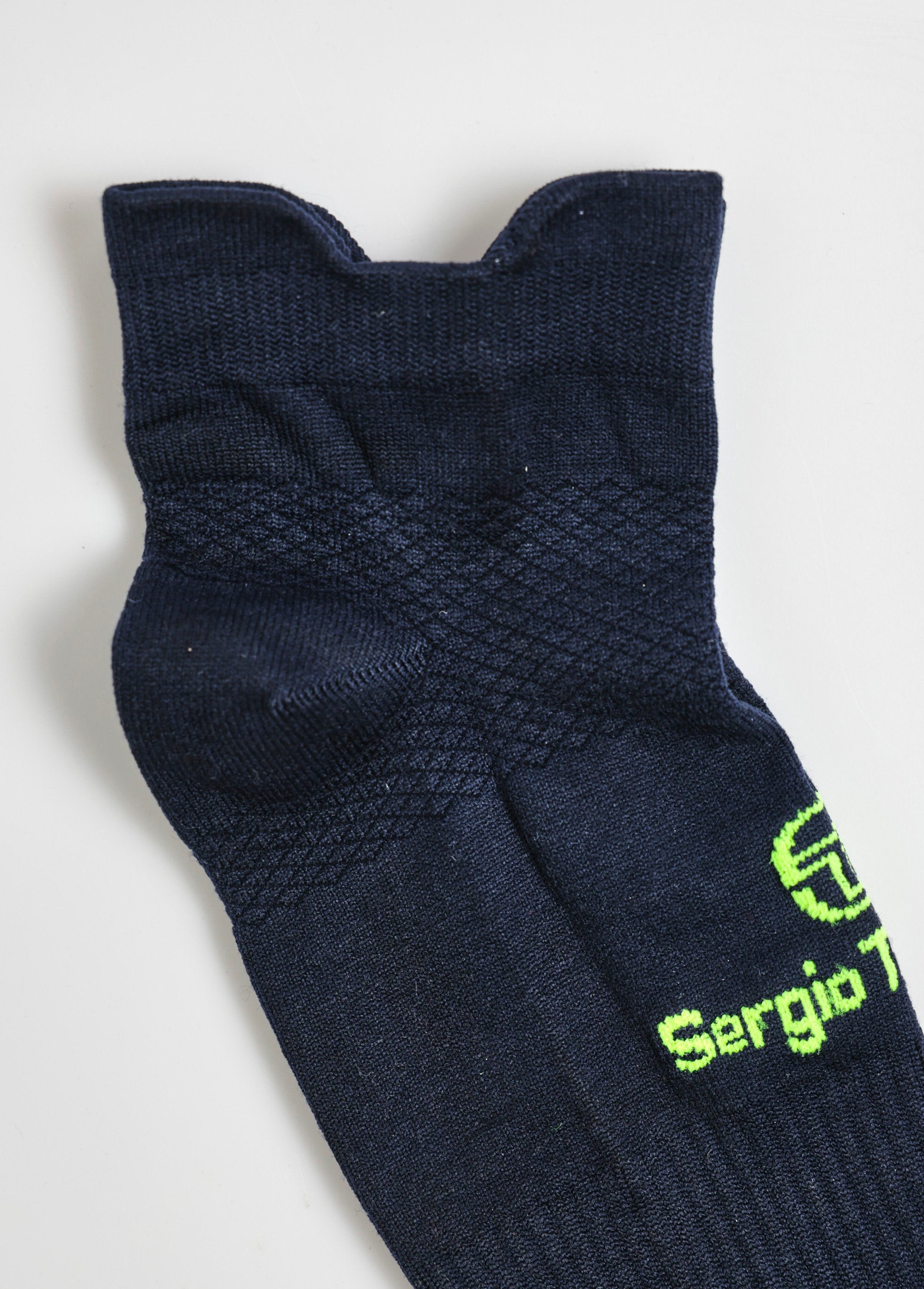 Pacote_com_3_meias_coloridas_sortidas_Bleu_et_jaune_et_blanc_DE2_slim