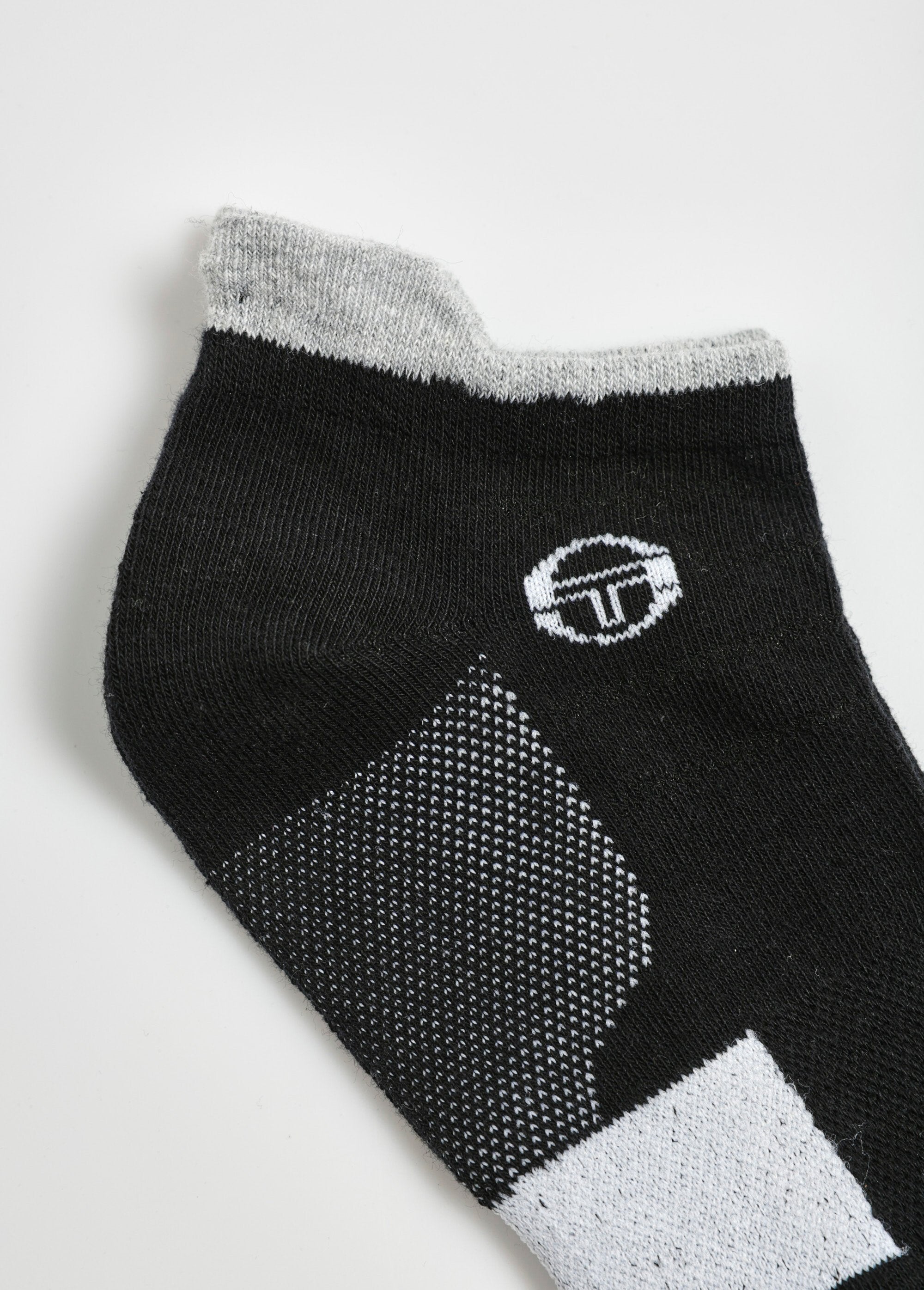 Pacote_de_3_meias_com_detalhes_no_calcanhar_Assortis_gris_DE2_slim