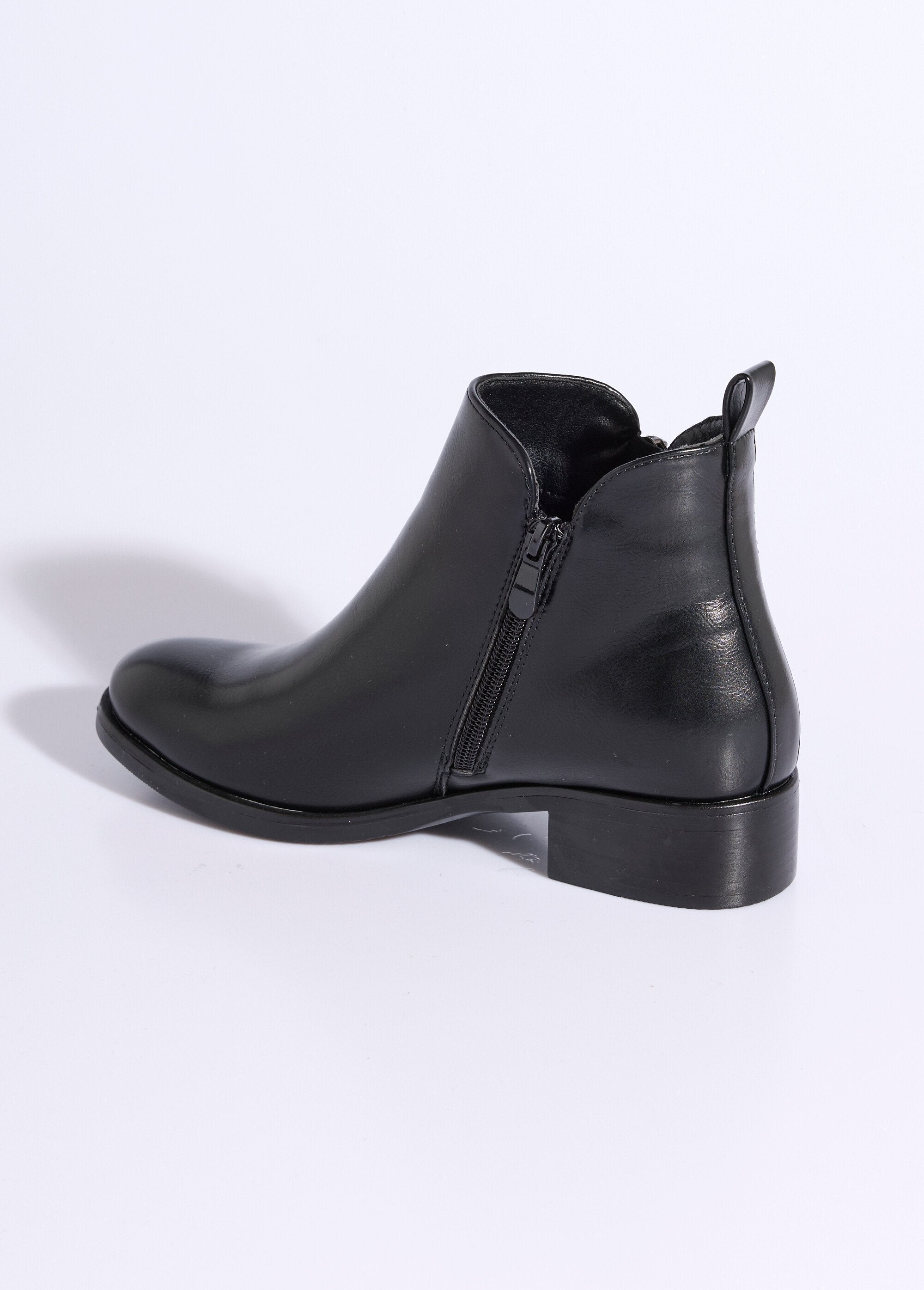 Botas_baixas_com_salto_largo_e_fecho_decorativo_Noir_DO1_slim