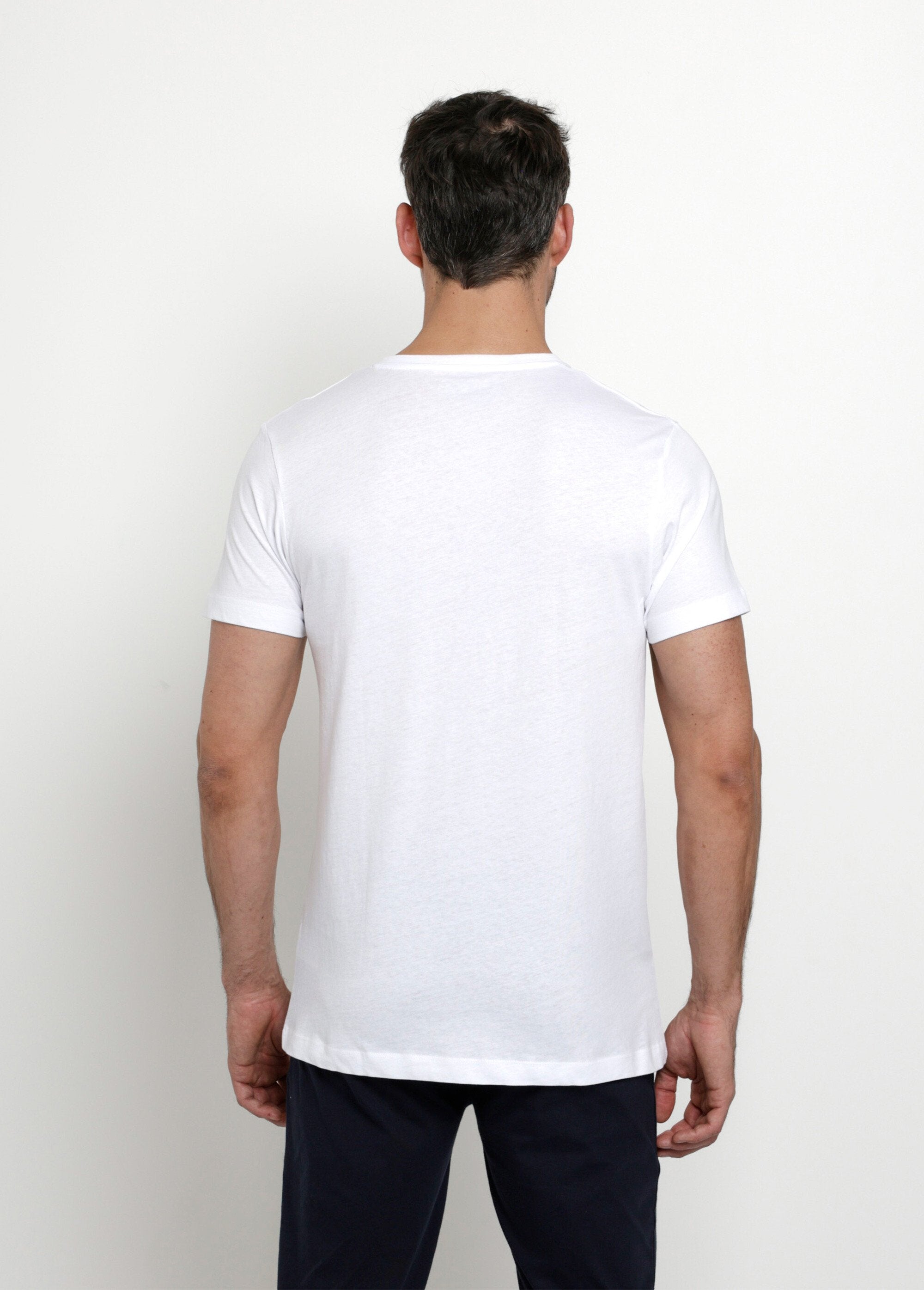 Camisetas_essenciais_de_manga_curta_e_decote_em_V_Blanc_DO1_slim