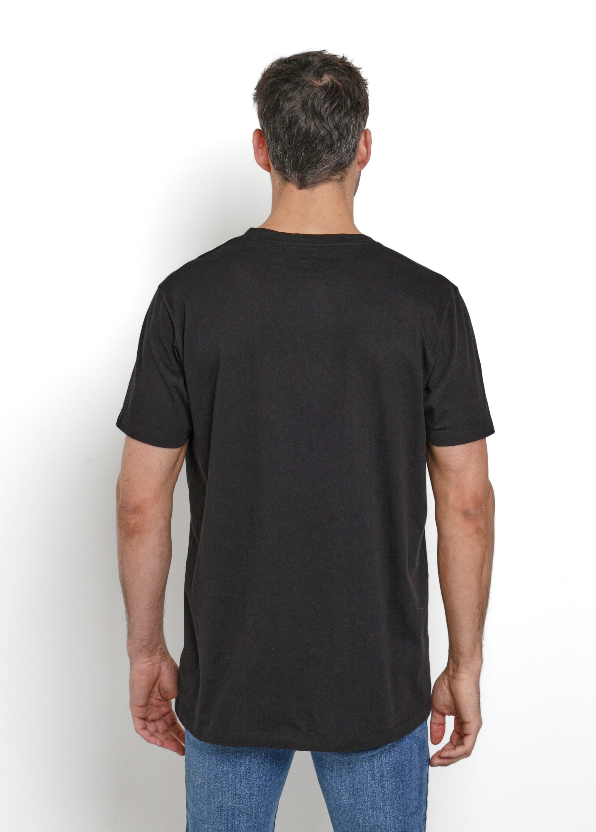 Camisetas_escuras_de_manga_curta_com_decote_em_V_Noir_DO1_slim