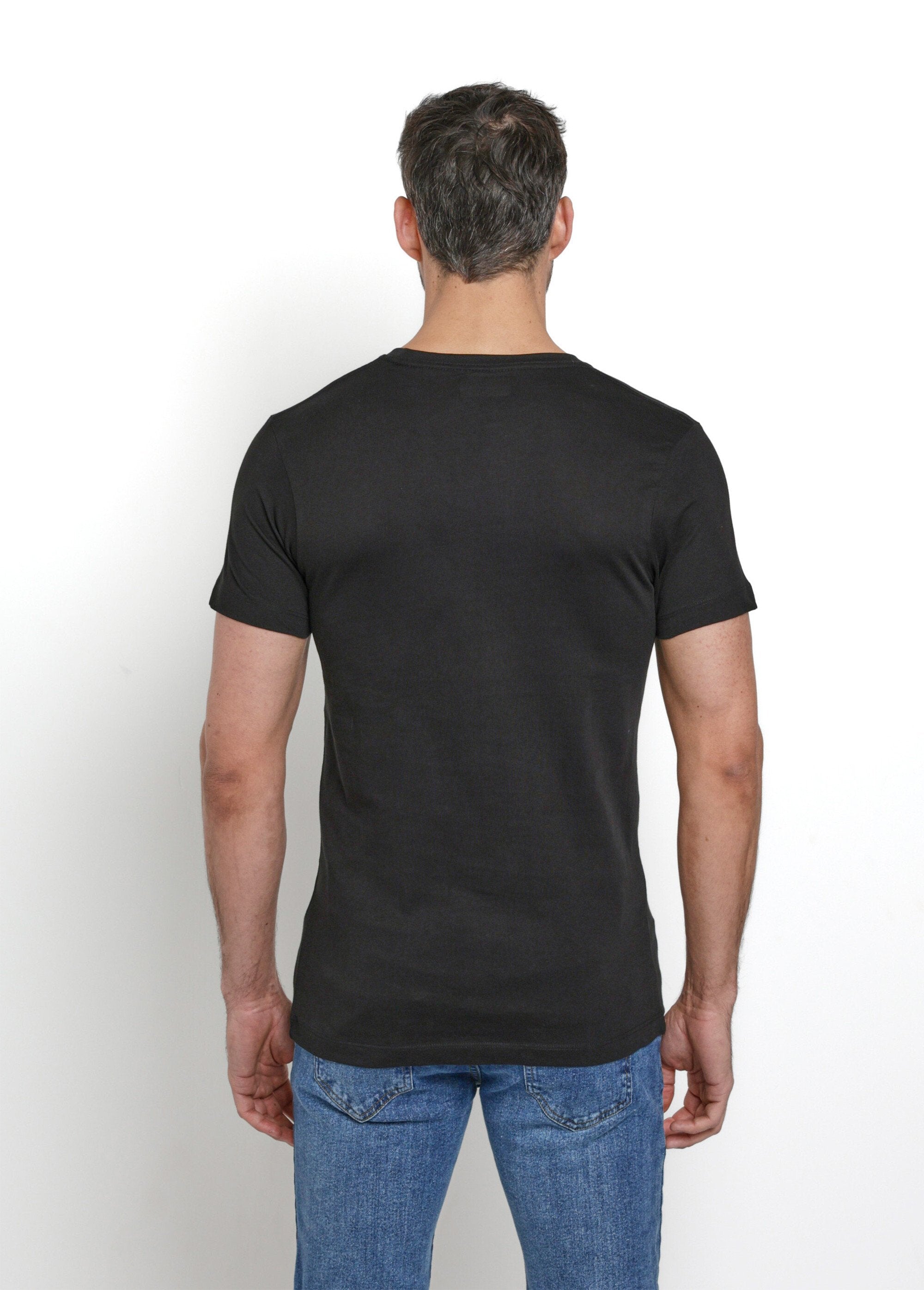 Camiseta_de_manga_curta_e_gola_redonda_Noir_DO1_slim