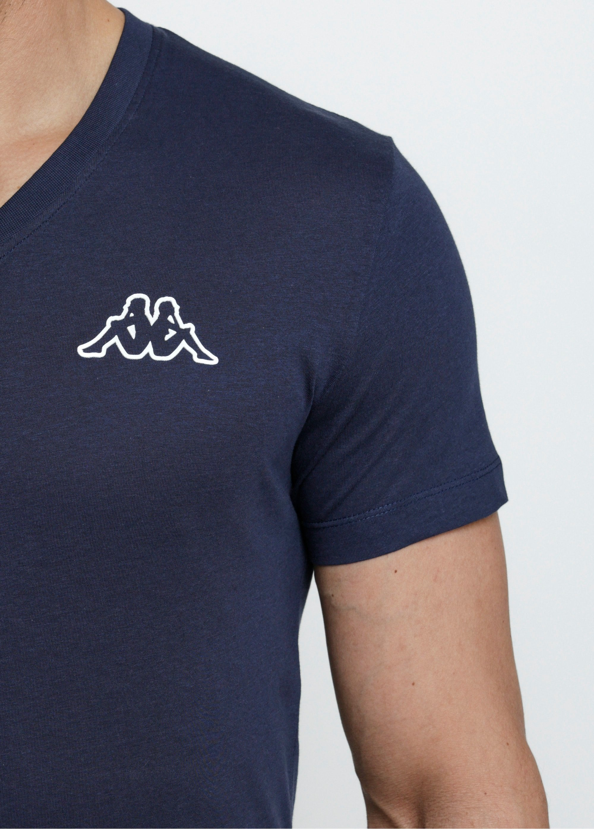 Camiseta_escura_de_manga_curta_com_decote_em_V_Bleu_marine_DE1_slim