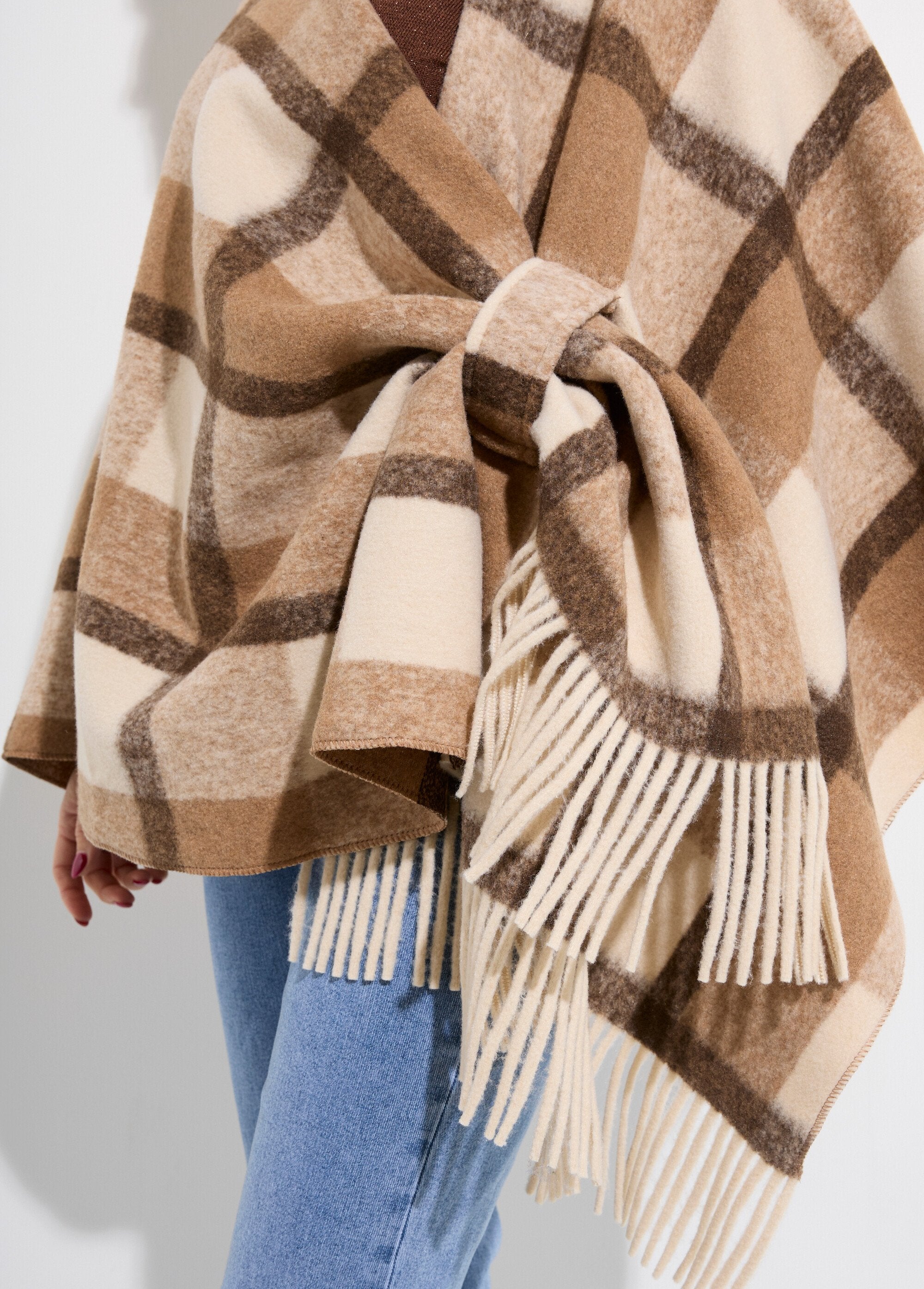Manteau_cape_à_carreaux_aspect_lainage_Carreaux_camel_DE1_slim