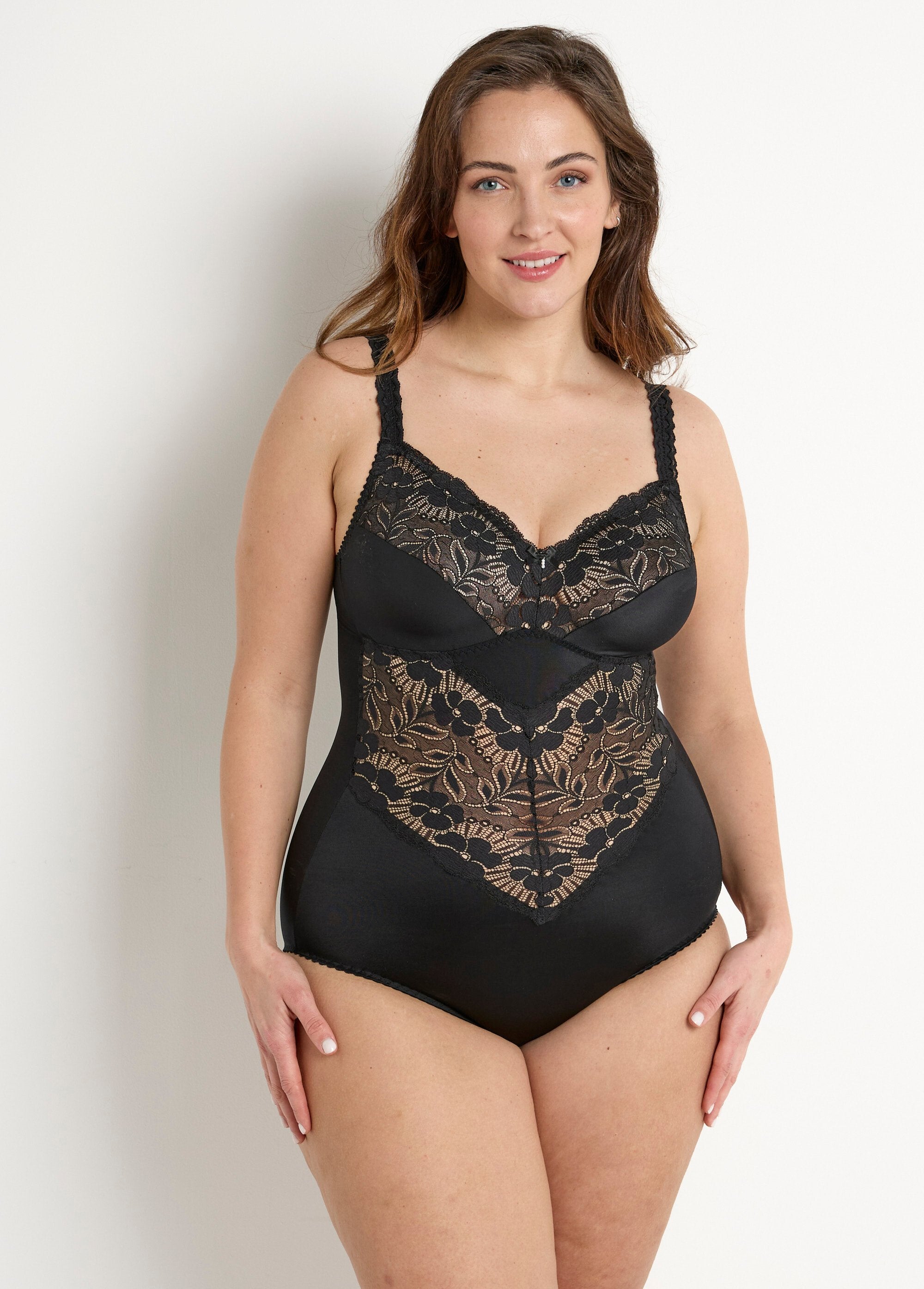 Senhorita_Maria®_-_Body_sem_aro_com_renda_embutida_Noir_FA1_curvy