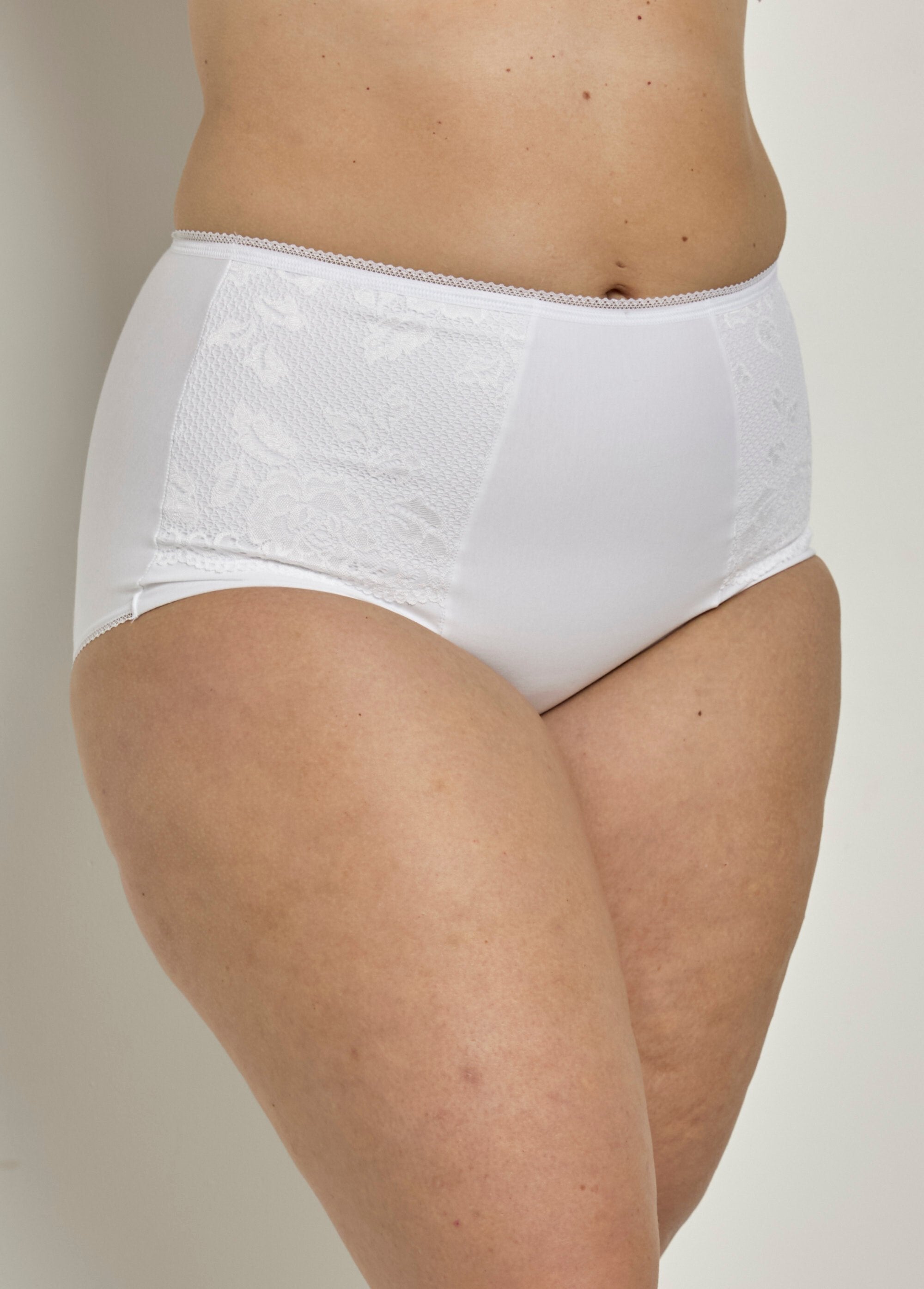 Senhorita_Maria®_-_Cinta-calça_de_renda_de_cintura_alta_Blanc_FA1_curvy