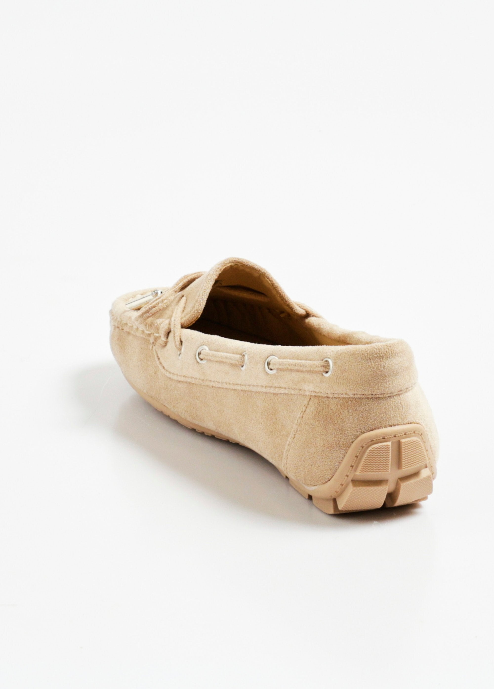 Mocassins_chiques_com_aparência_de_camurça_e_laço_Beige_DO1_slim