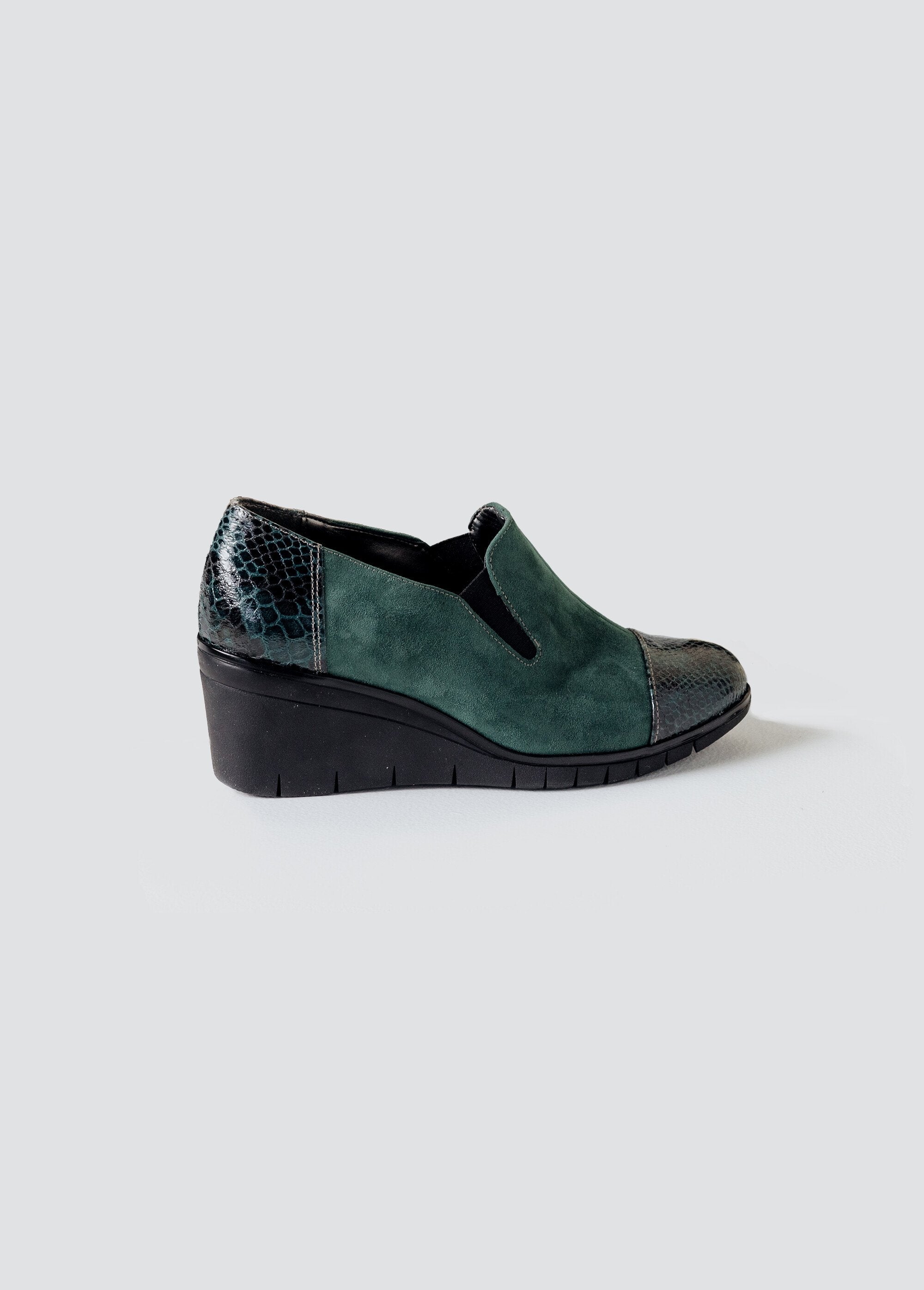Mocassins_de_cunha_com_largura_elástica_e_confortável_Vert_DO1_slim