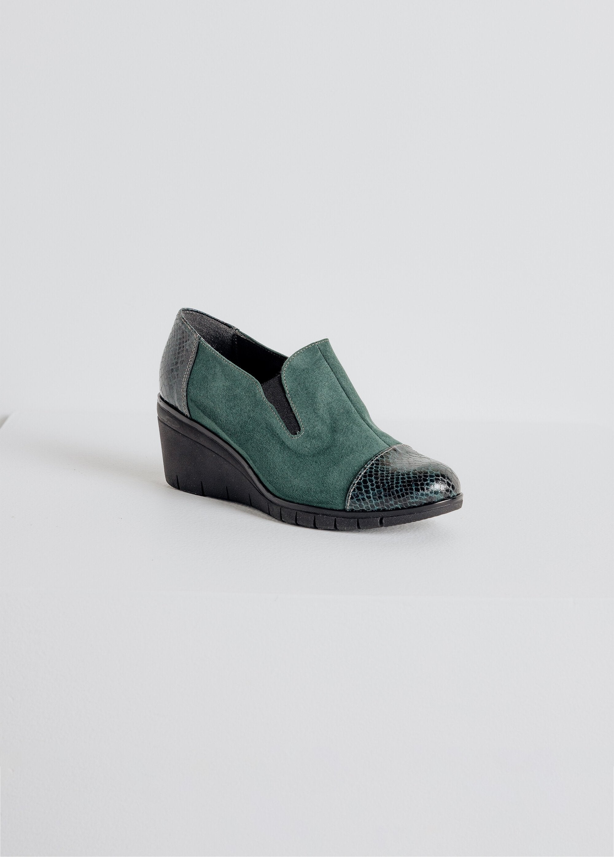 Mocassins_de_cunha_com_largura_elástica_e_confortável_Vert_FA1_slim