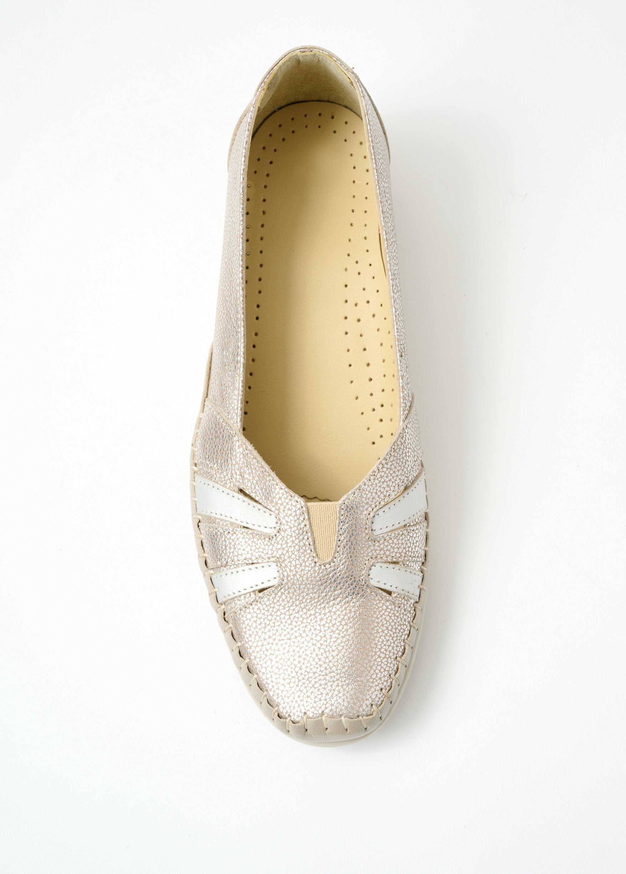 Mocassins_largos_e_confortáveis_em_couro_macio_Verruga_OV1_slim