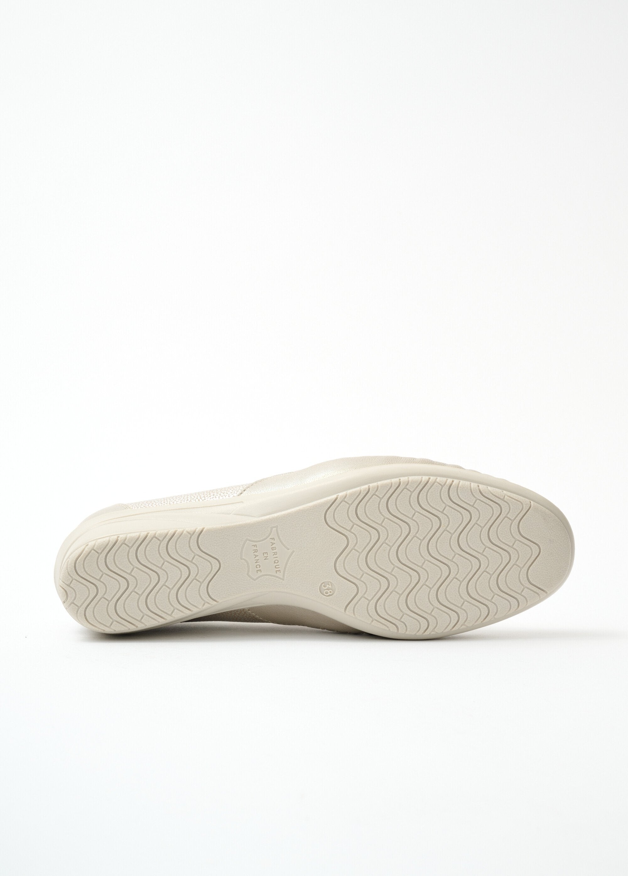 Mocassins_largos_e_confortáveis_em_couro_macio_Verruga_UN1_slim