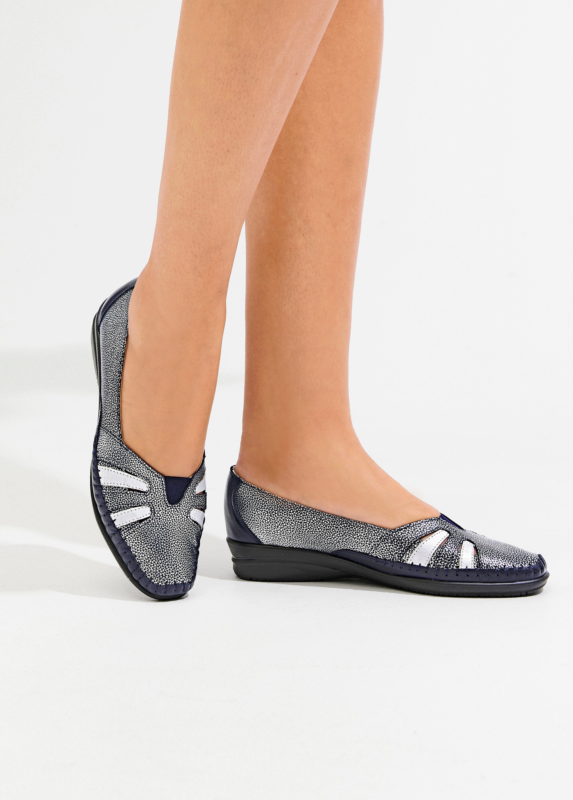 Mocassins_largos_e_confortáveis_em_couro_macio_Marinho_SF1_slim