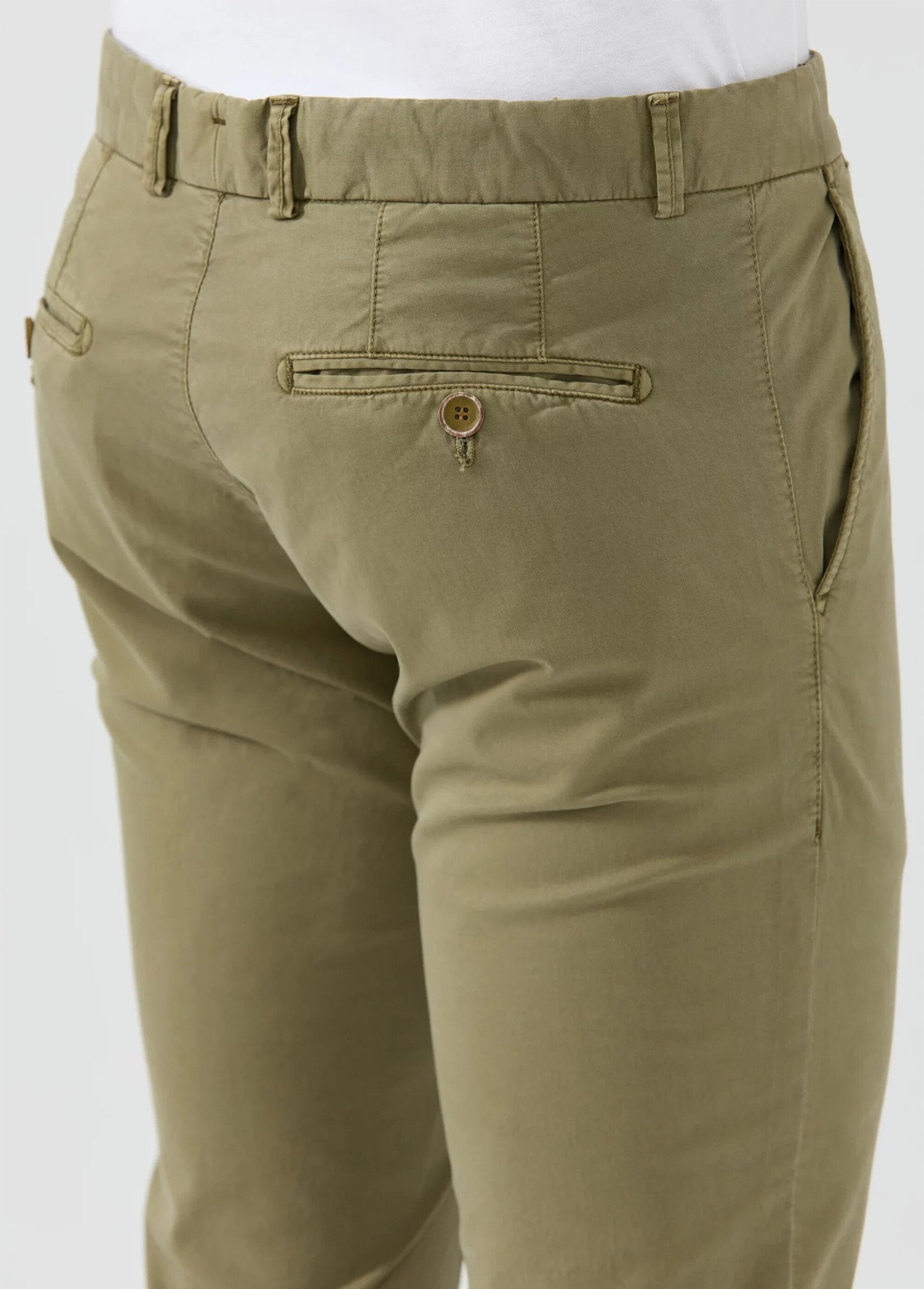 Calça_chino_de_lona_com_bolsos_italianos_Kaki_DO1_slim