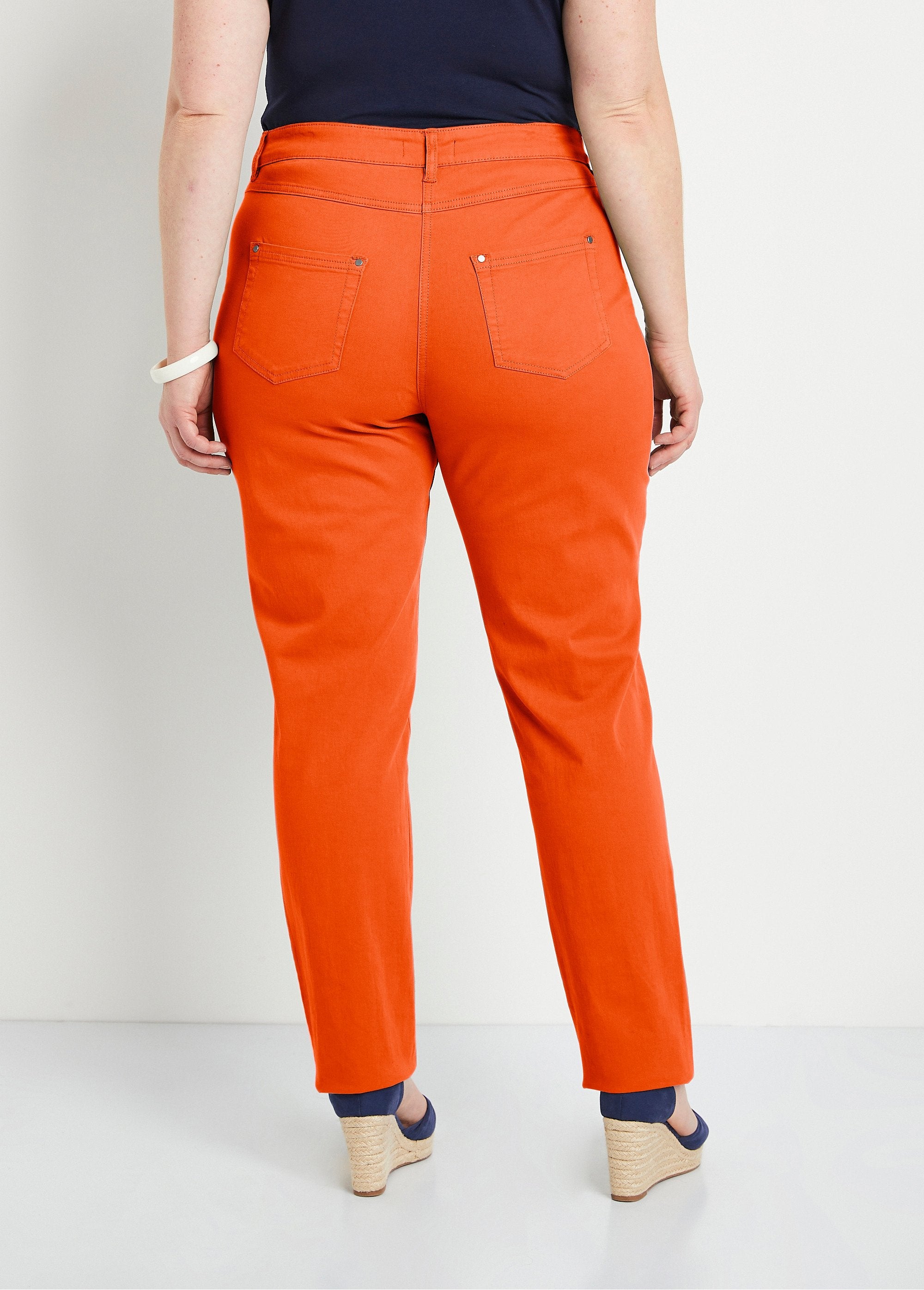 Calça_reta_de_algodão_stretch_com_5_bolsos_LARANJA_DO1_curvy