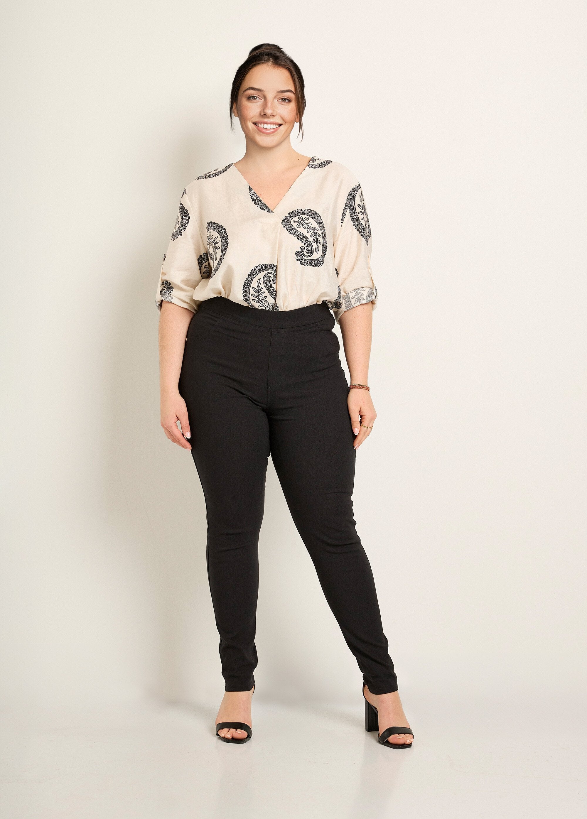 Pantalon_extensible_taille_élastiquée_Noir_SF1_curvy