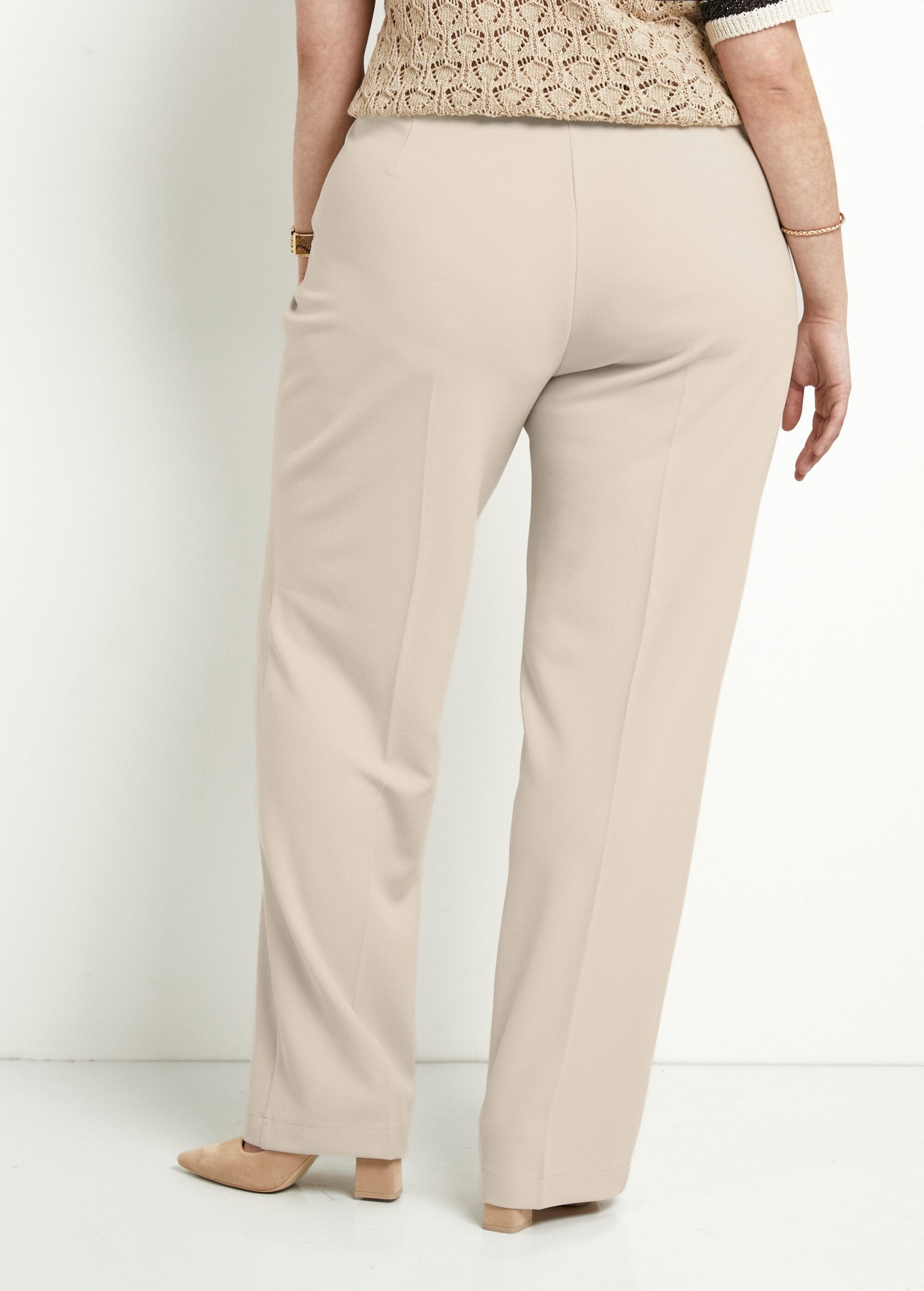 Calças_largas_e_esvoaçantes_Beige_DO1_curvy