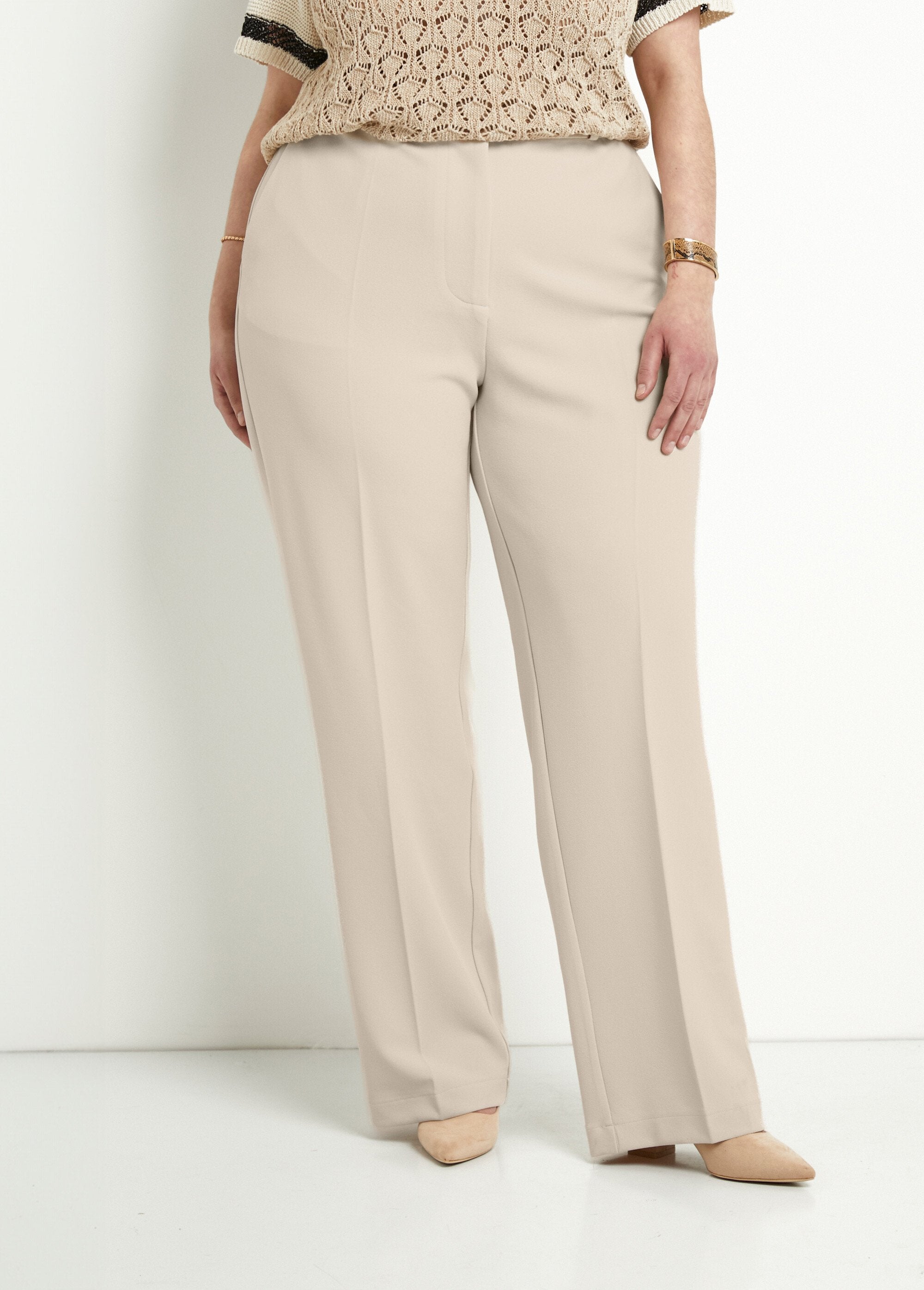 Calças_largas_e_esvoaçantes_Beige_FA1_curvy