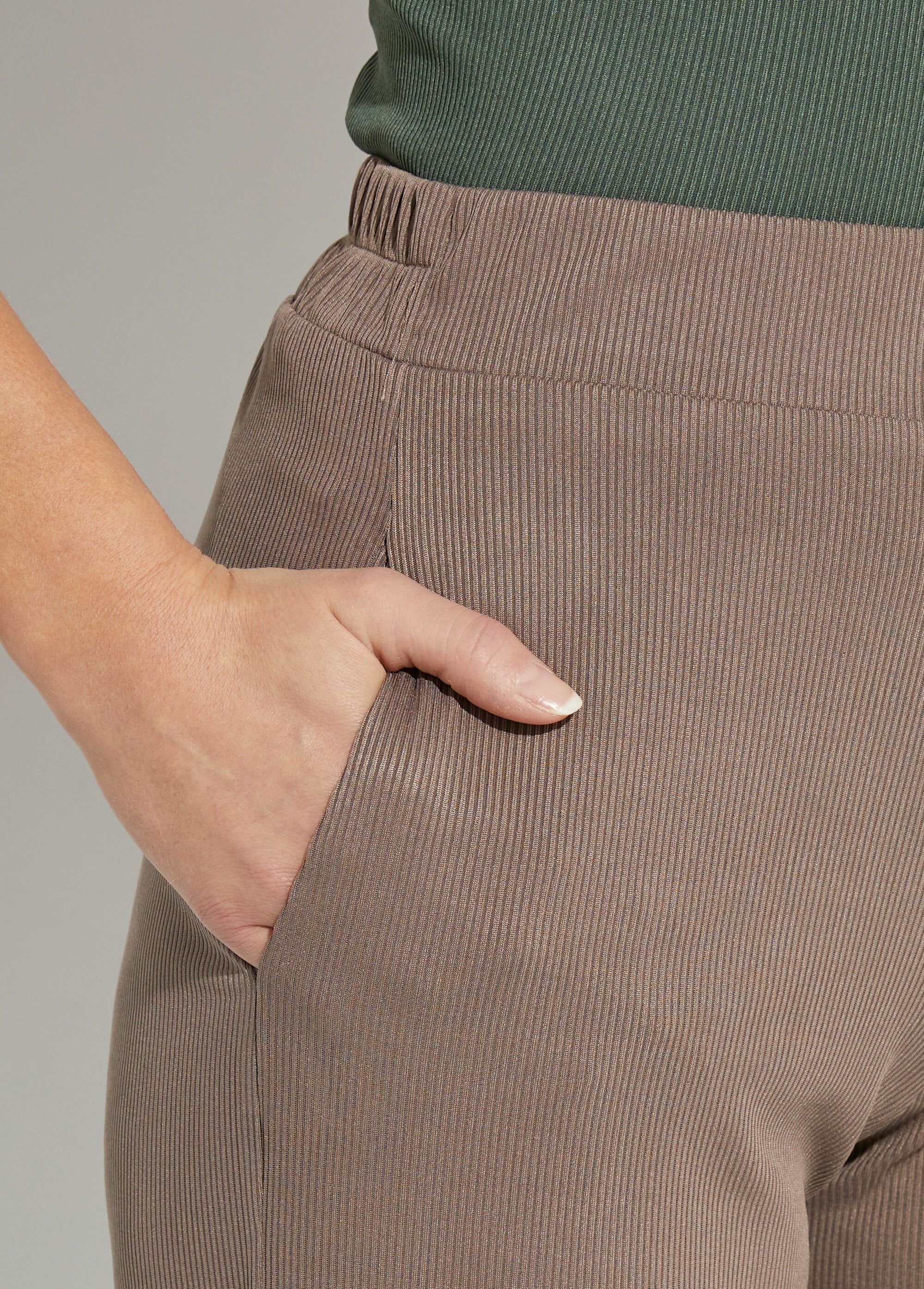 Pantalon_large_jersey_cotelé,_Essentiel_Taupe_DE1_slim