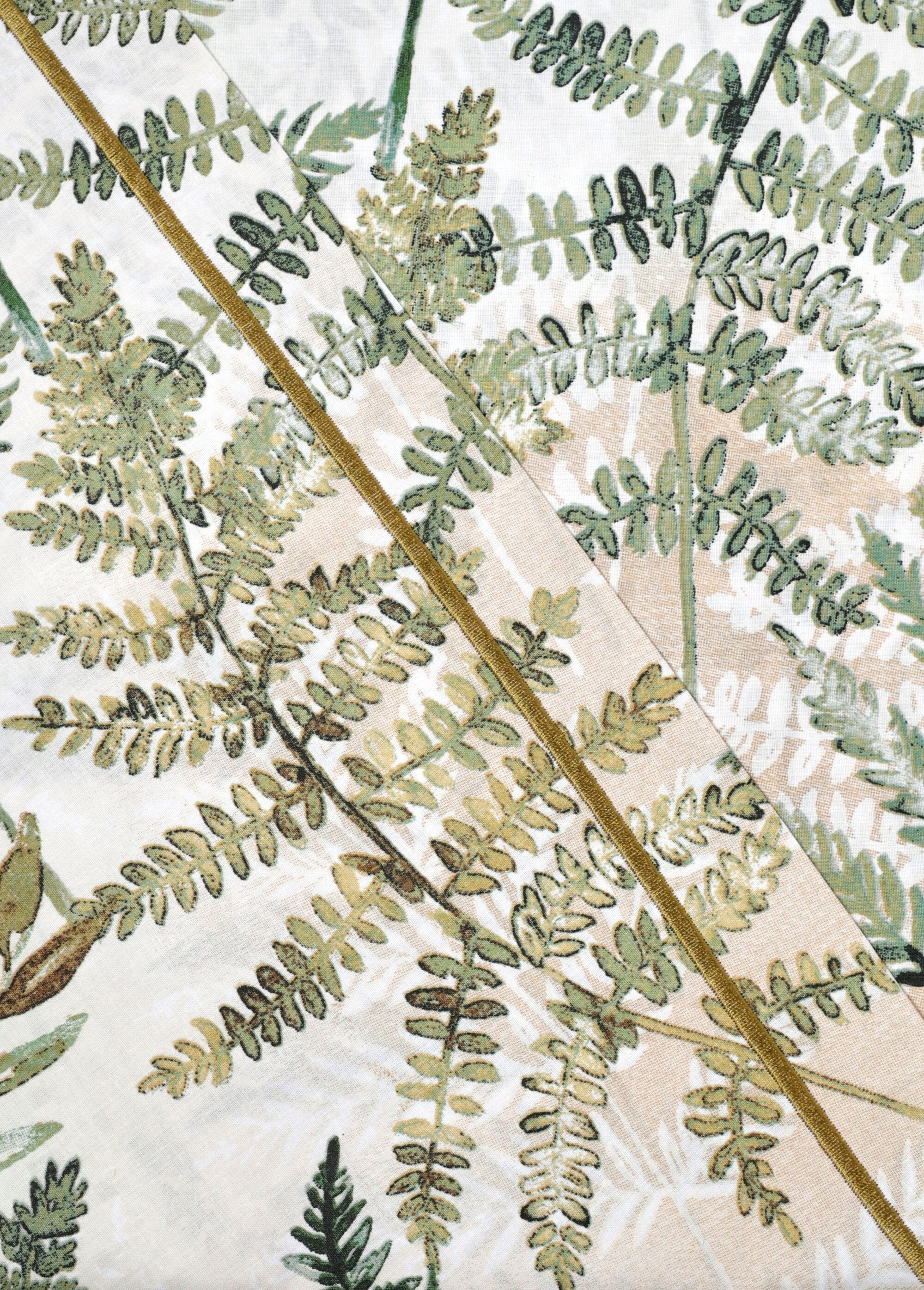 Conjunto_de_cama_de_3_peças_com_capa_de_edredão,_fetos_Imprime_vert_DO1_slim