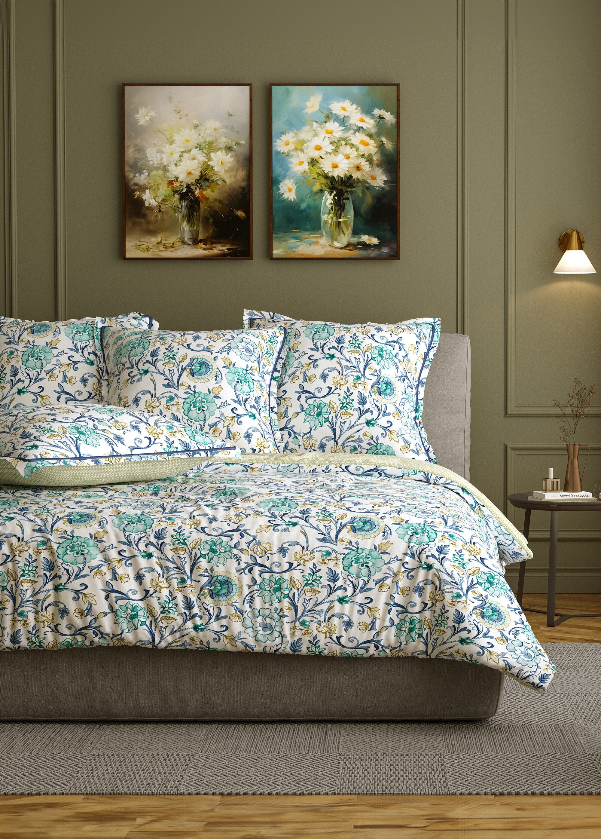 Conjunto_de_cama_de_4_peças_com_lençol_plano,_camélias_Bleu_FA1_slim