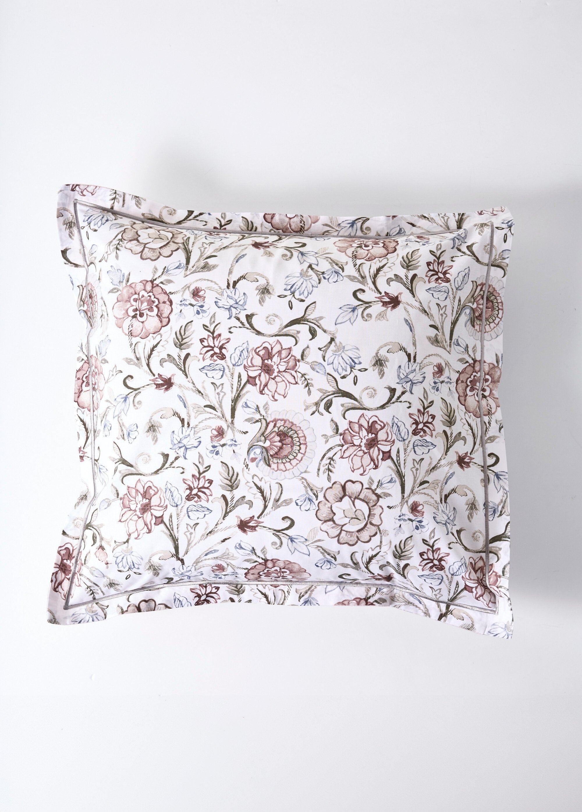 Conjunto_de_cama_de_4_peças_com_lençol_plano,_camélias_Gris_DE4_slim