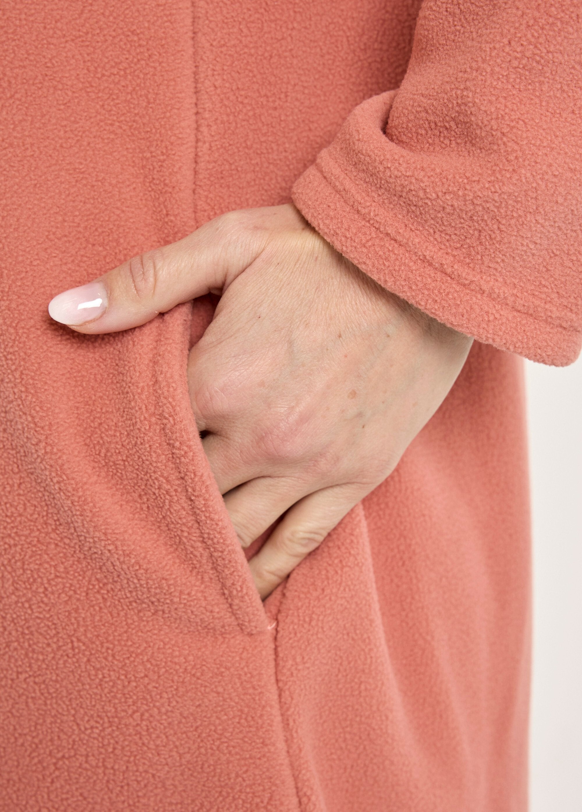 Roupão_de_lã_abotoado_com_gola_alta,_comprimento_115_cm_Terracotta_DE2_slim