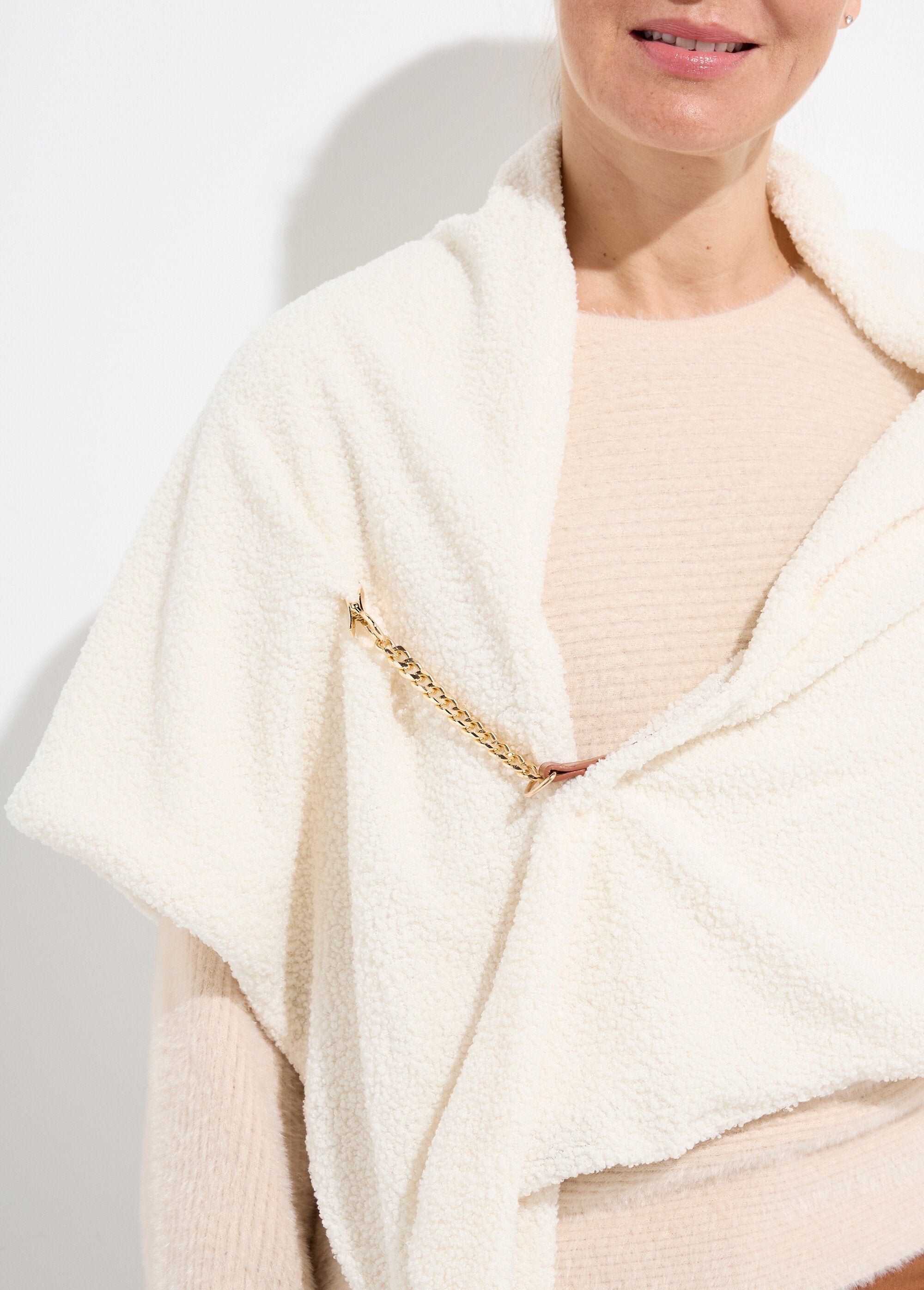 Poncho_toucher_laineux_chainette_métal_Beige_DE1_slim
