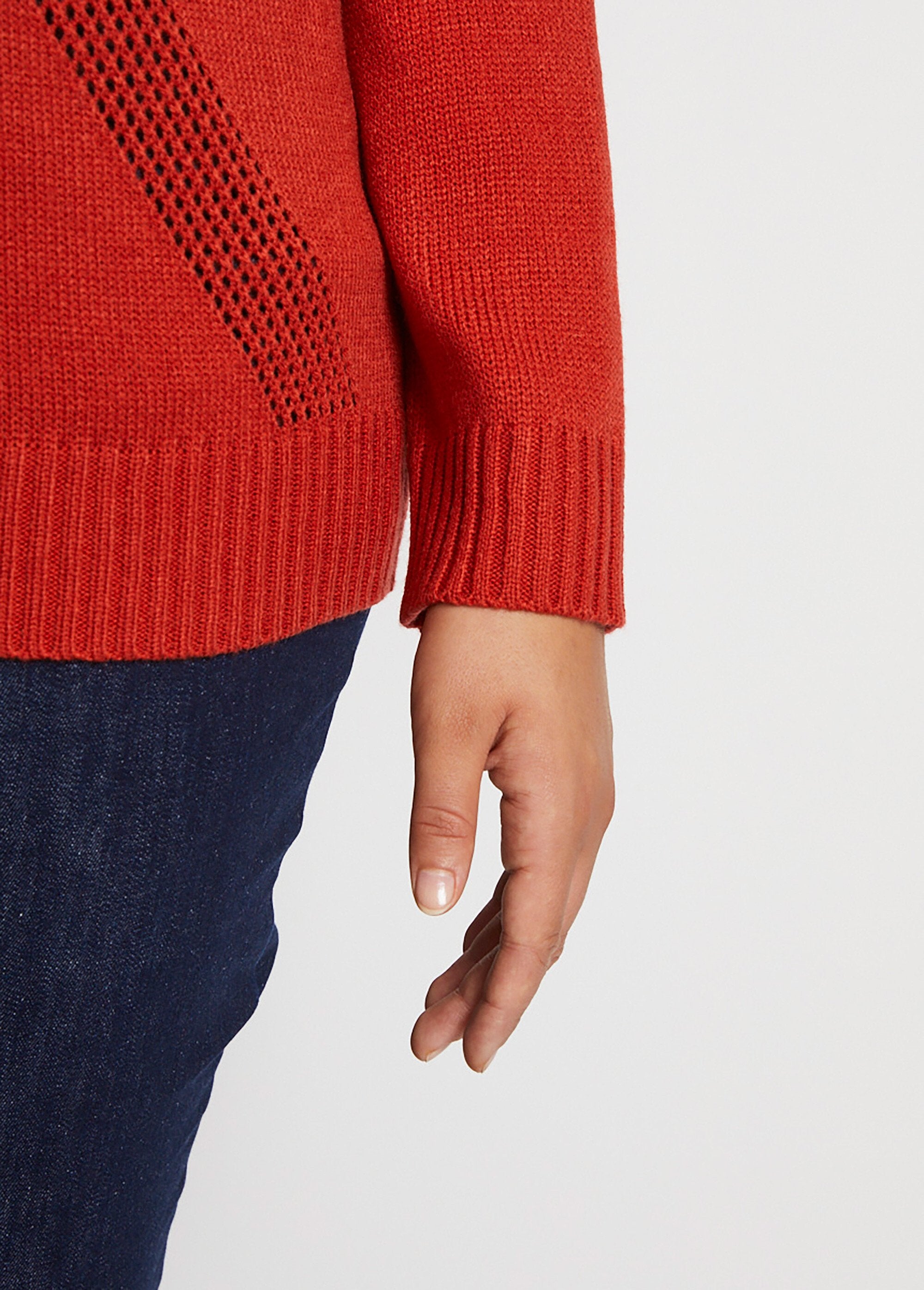 Camisola_de_malha_com_decote_em_V_e_strass_Epice_DE2_curvy