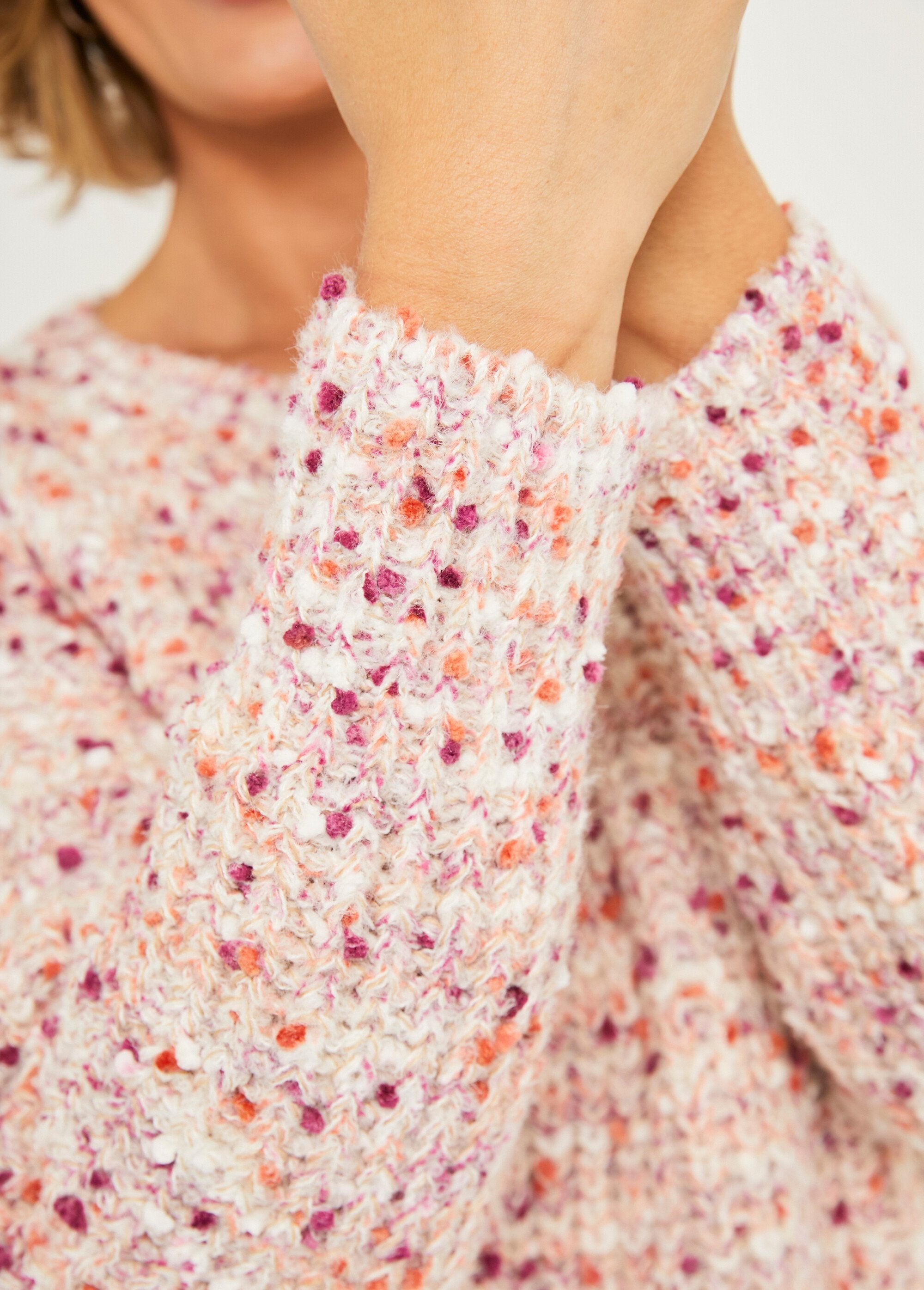 Suéter_quente_de_gola_redonda_com_malha_de_pérolas_extravagante_Beige_DE2_slim