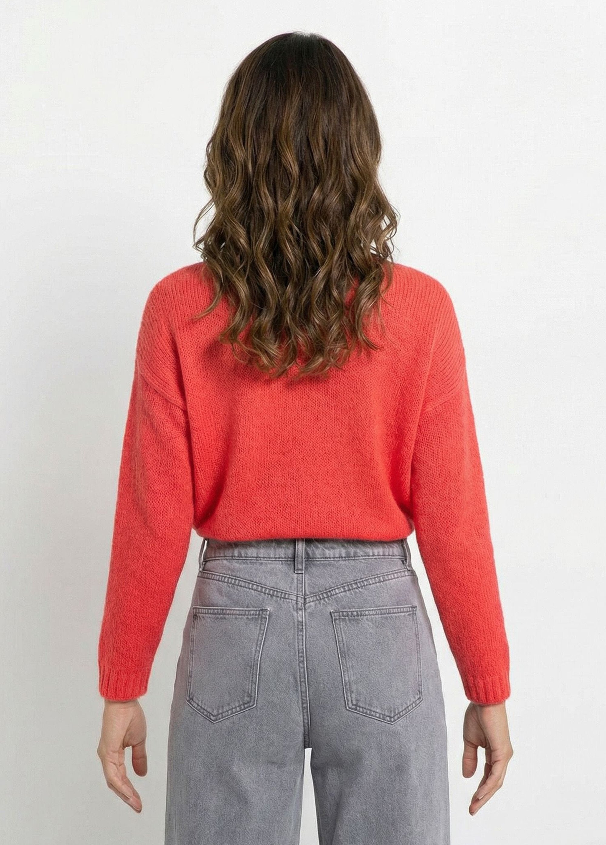 Pull_chaud_col_V_en_maille_avec_mohair_Corail_DO1_slim