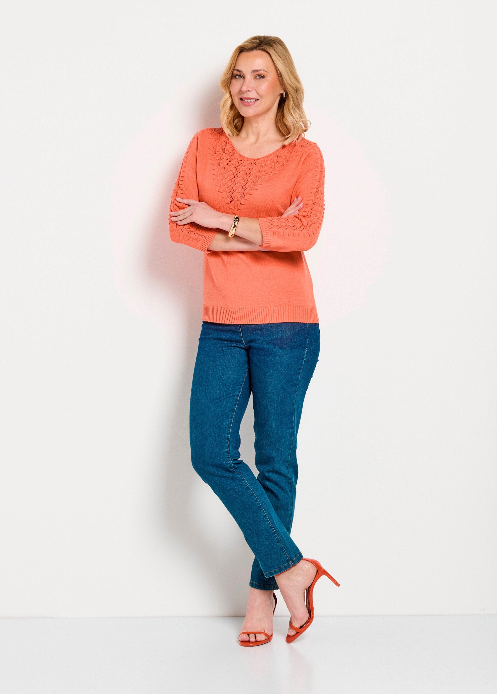 Suéter_de_malha_lisa_e_macia_com_gola_redonda_Capucine_SF1_slim