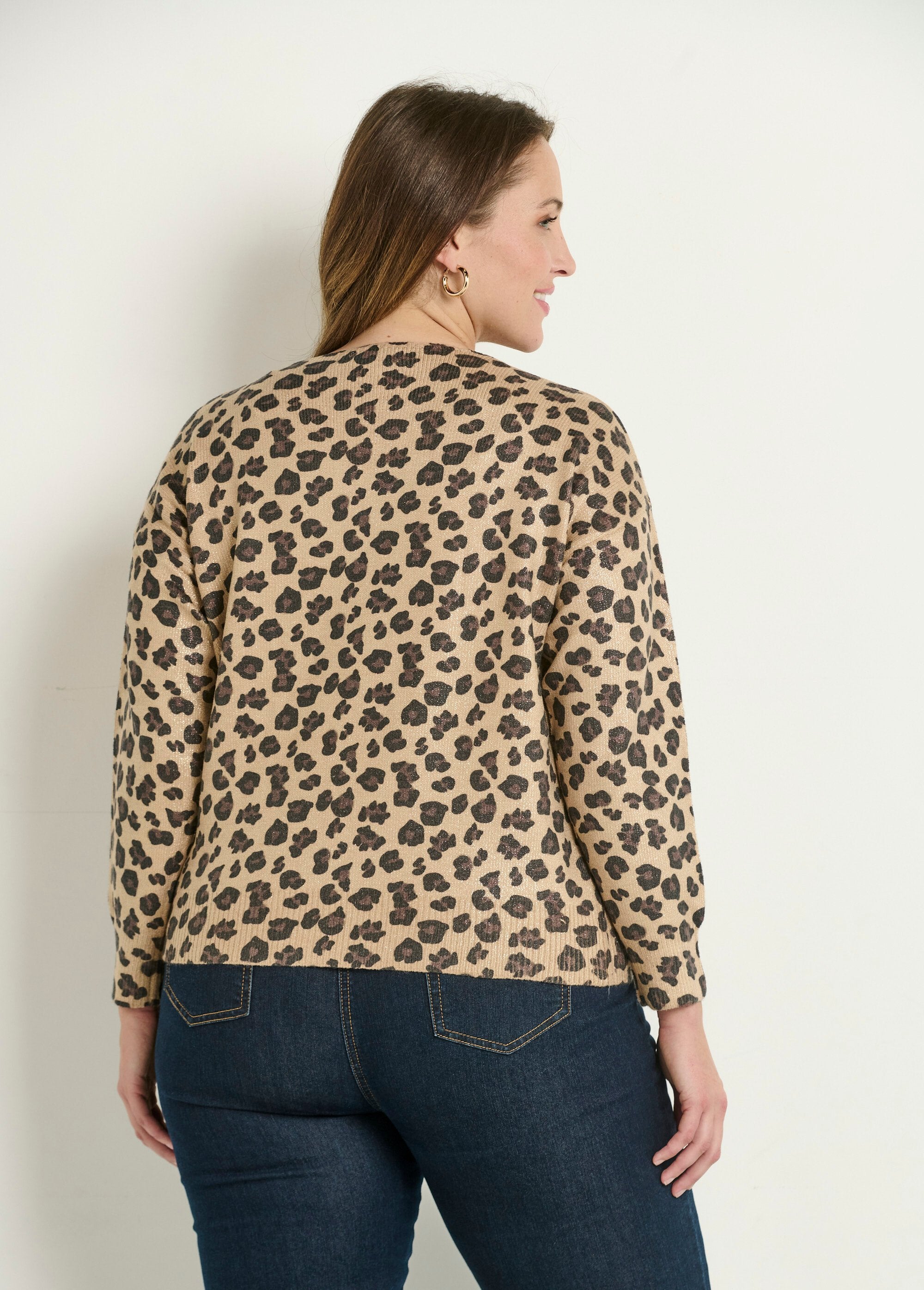 Camisola_metálica_com_decote_em_V_de_leopardo_Leopard_DO1_curvy