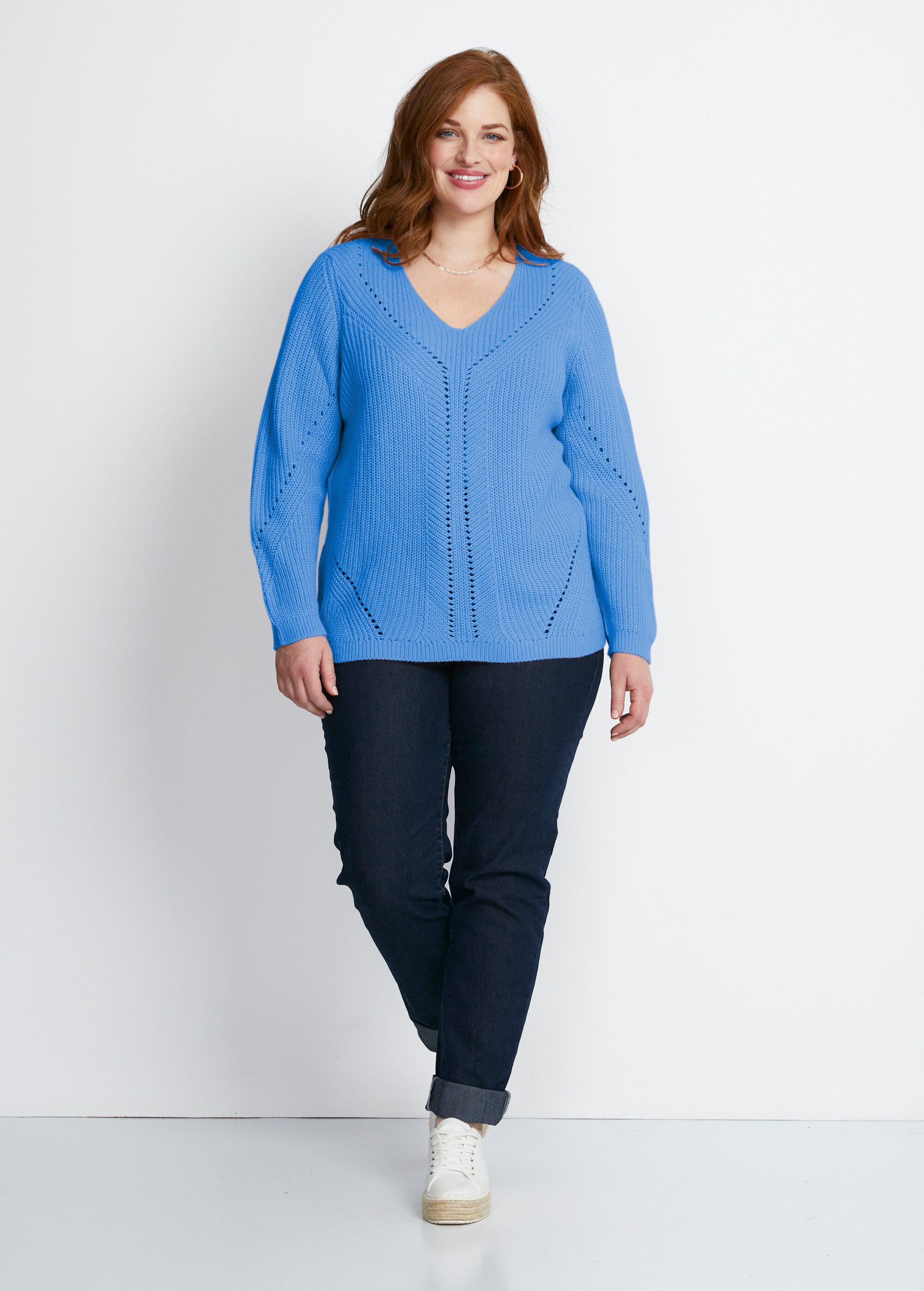 Pull_maille_perlée_et_ajourée_col_V_Ciel_SF1_curvy