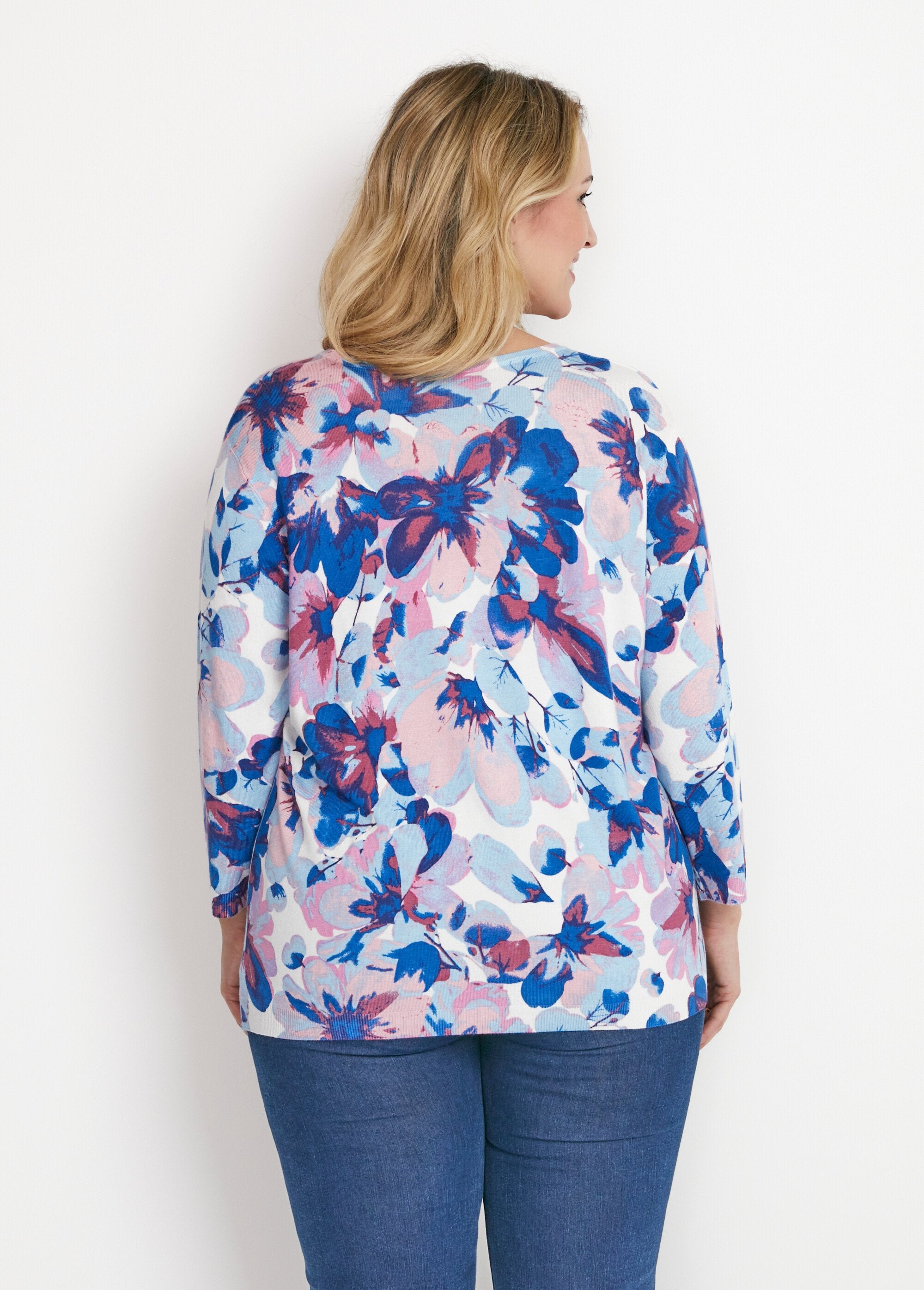Suéter_com_estampa_floral_e_manga_3/4_Bleu_et_rose_DO1_curvy