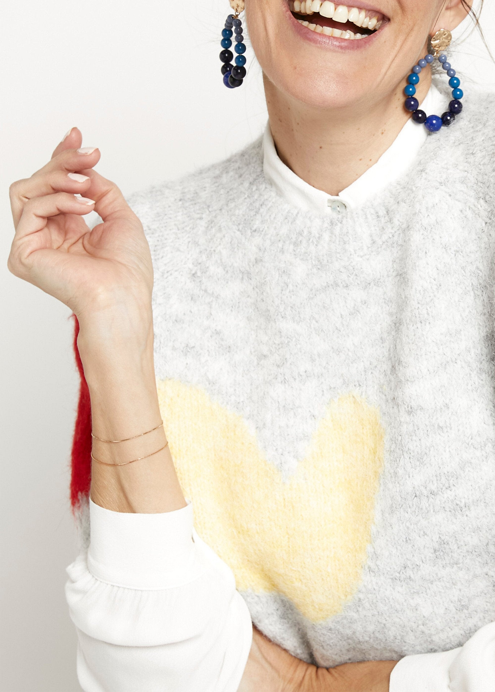 Suéter_de_manga_curta_com_detalhes_de_coração_Gris_DE1_slim