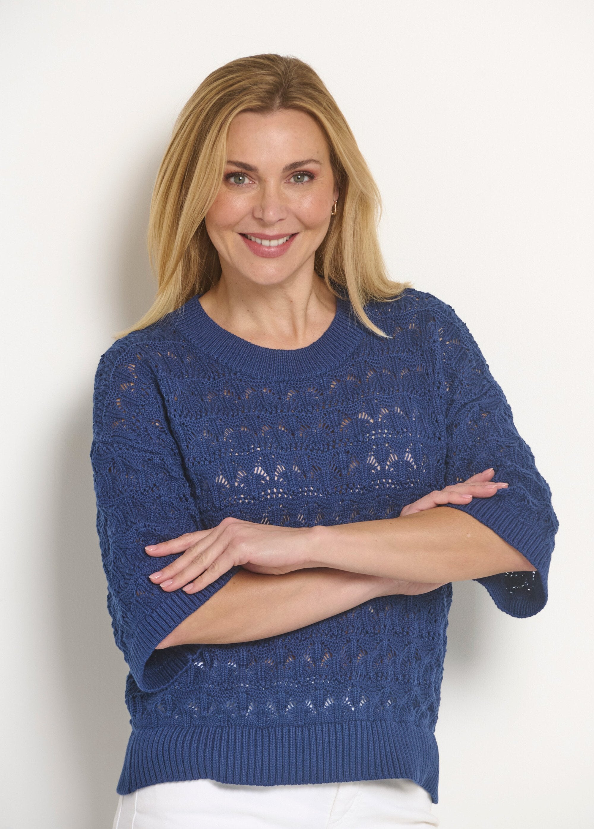 Suéter_de_malha_vazada_de_manga_curta_Indigo_DE1_slim