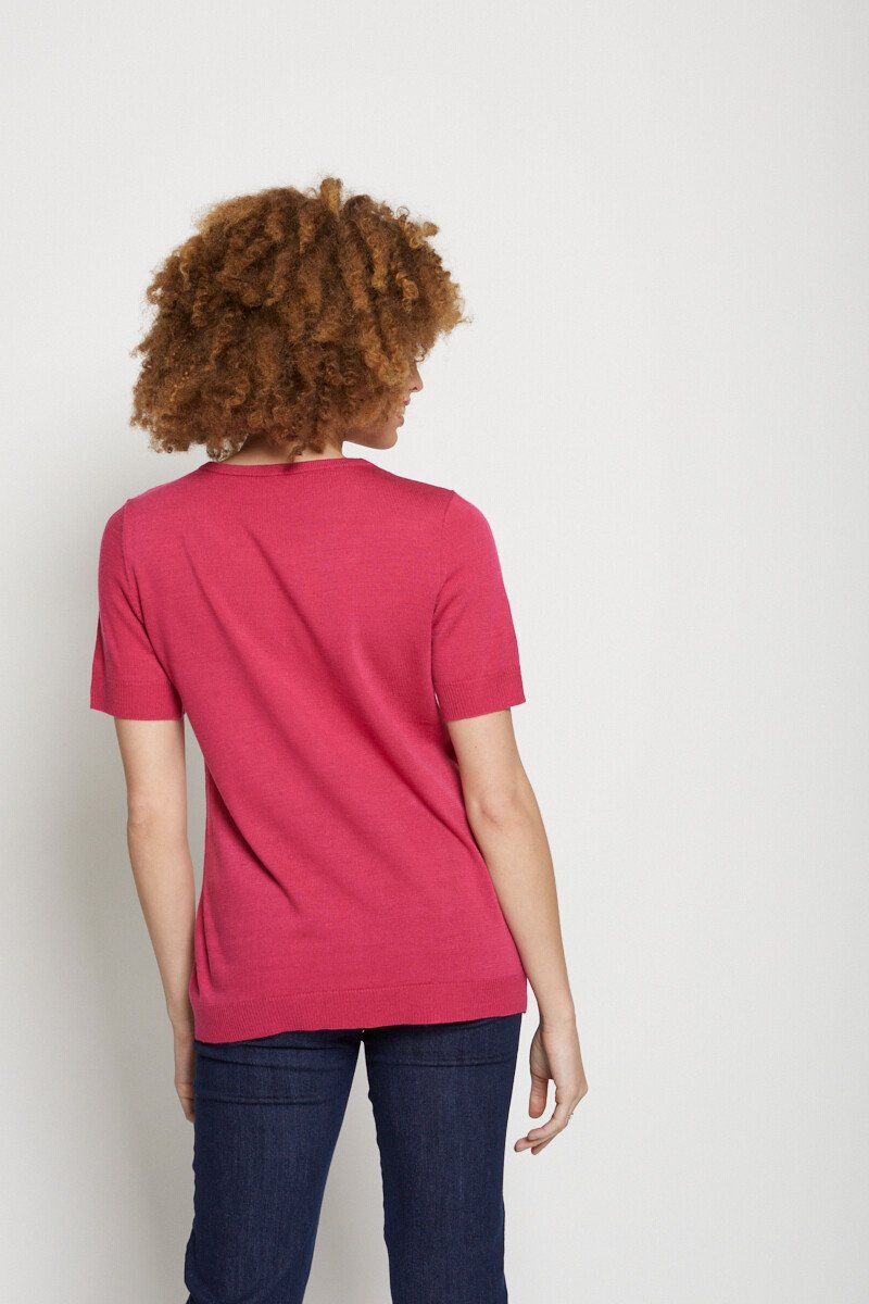 Camisola_de_manga_curta_bordada_Cassis_DO1_slim