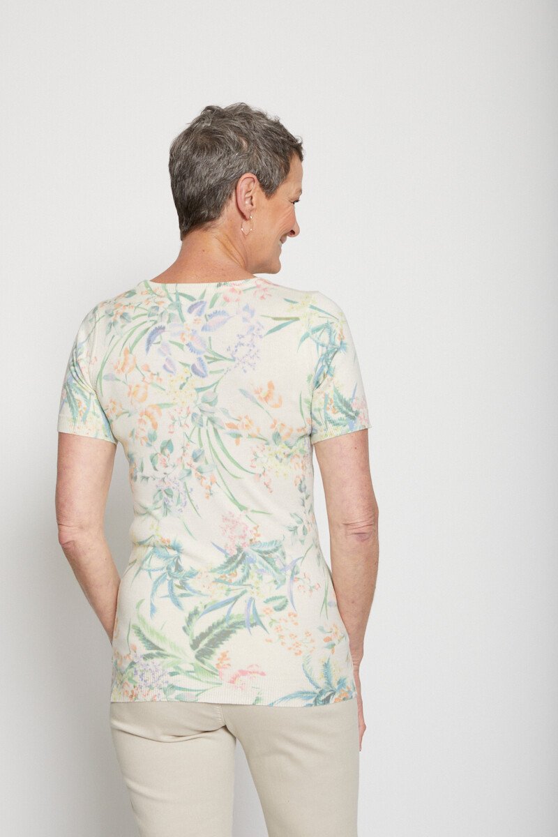 Suéter_de_manga_curta_com_estampa_floral_Beige_et_vert_DO1_slim