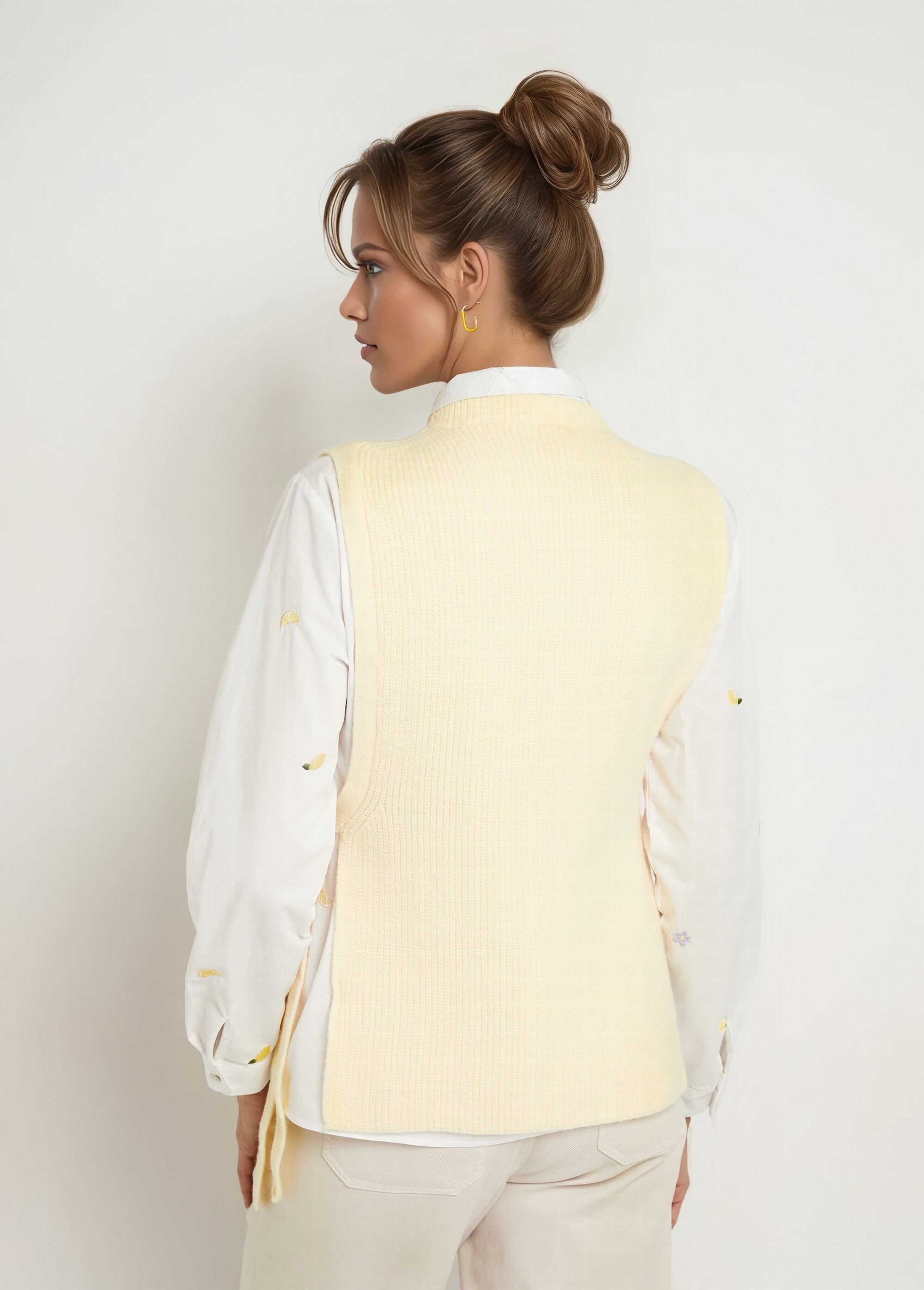 Suéter_sem_mangas_com_amarração_lateral_Jaune_clair_DO1_slim