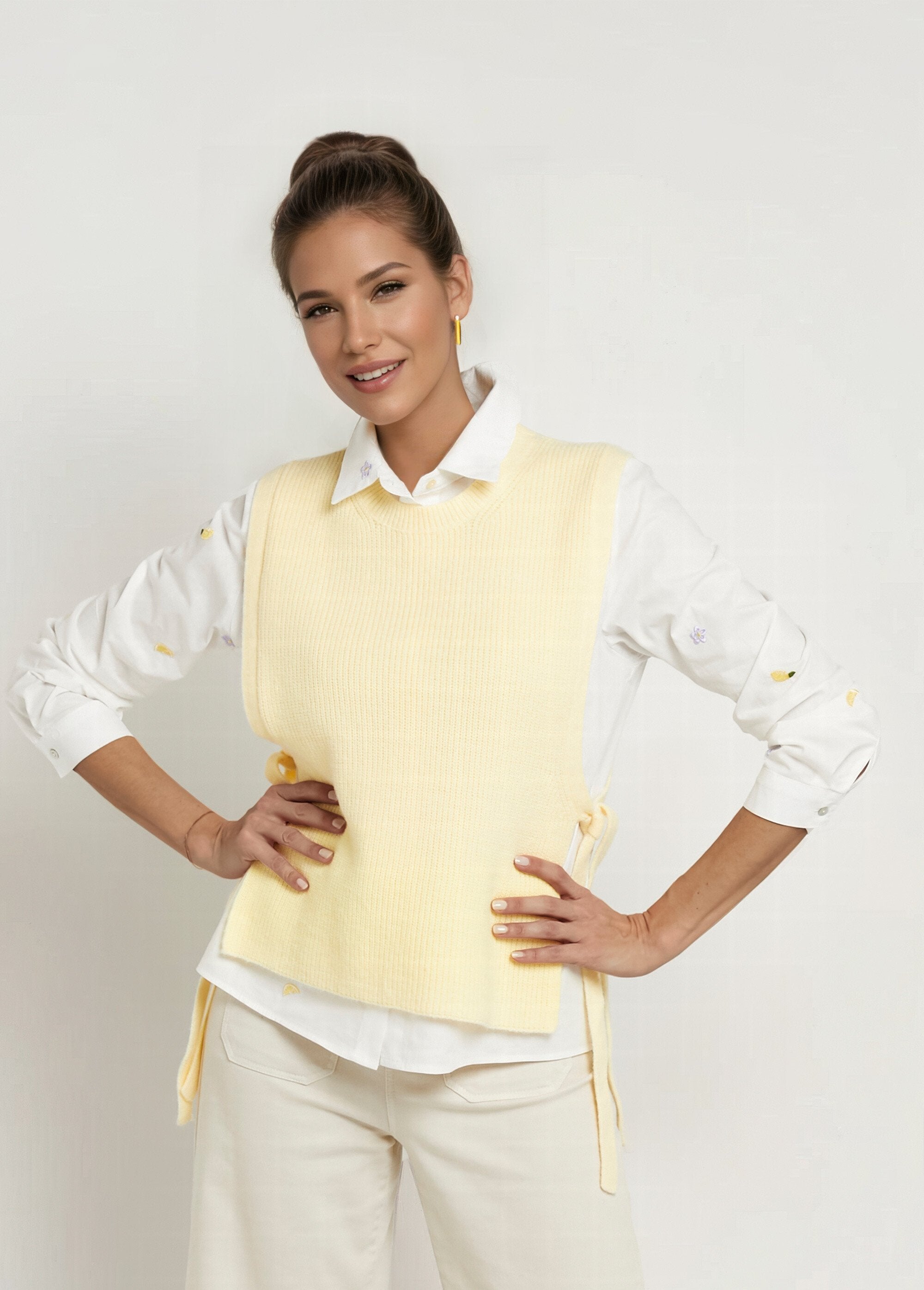 Suéter_sem_mangas_com_amarração_lateral_Jaune_clair_FA1_slim
