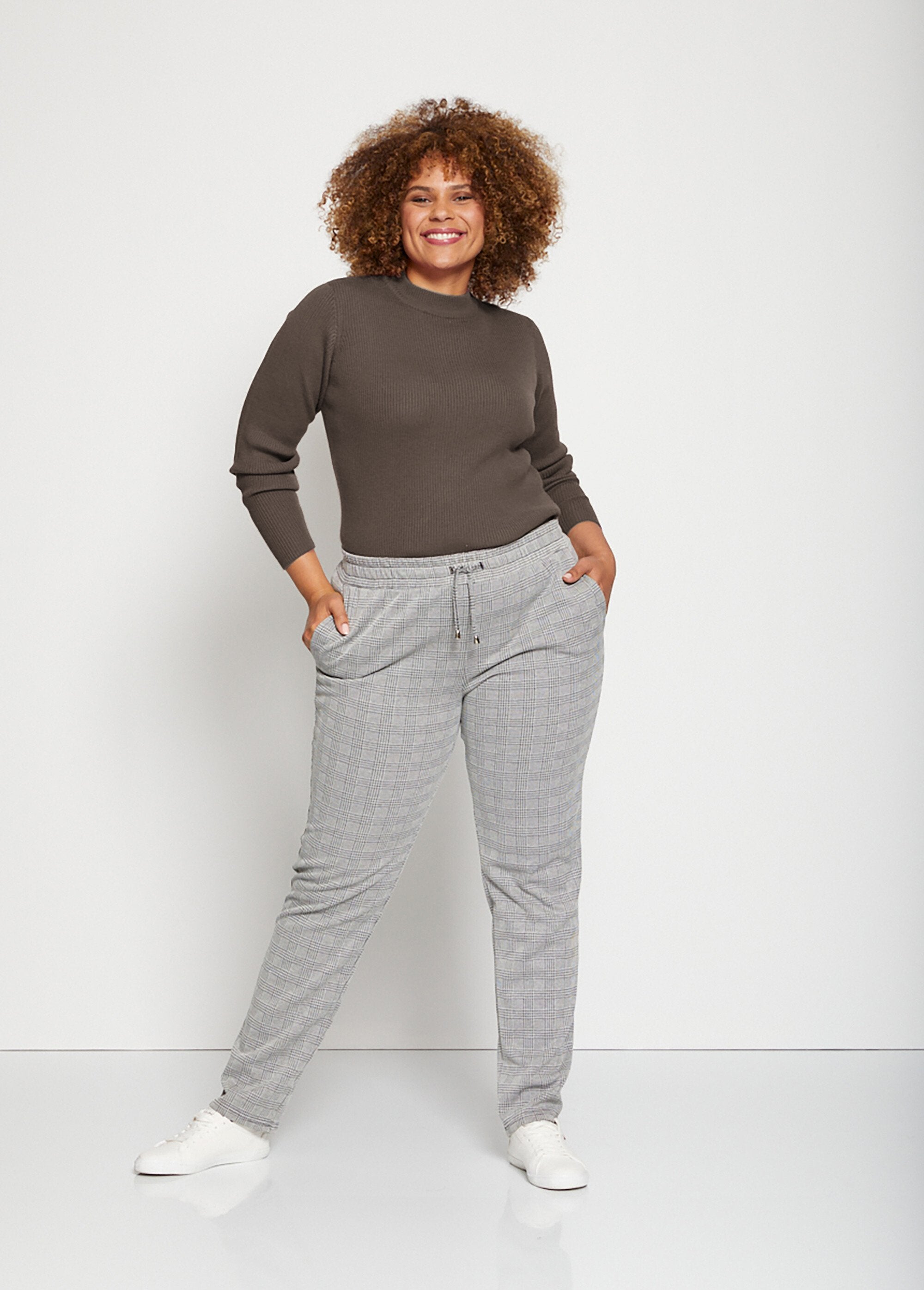 Suéter_curto_de_malha_canelada_e_gola_alta_Taupe_SF1_curvy