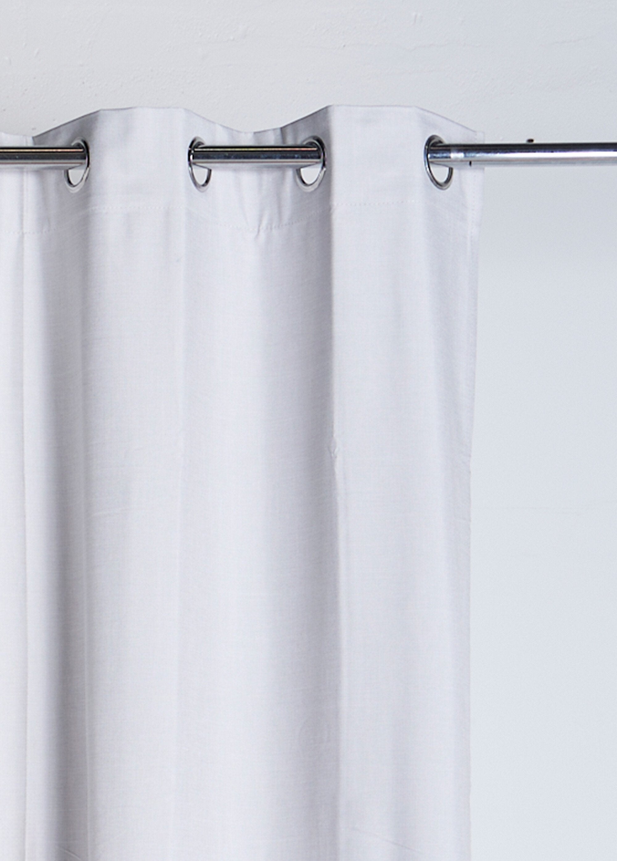 Cortina_blackout_mosqueada_com_1_painel,_ilhós_Gris_clair_DE1_slim