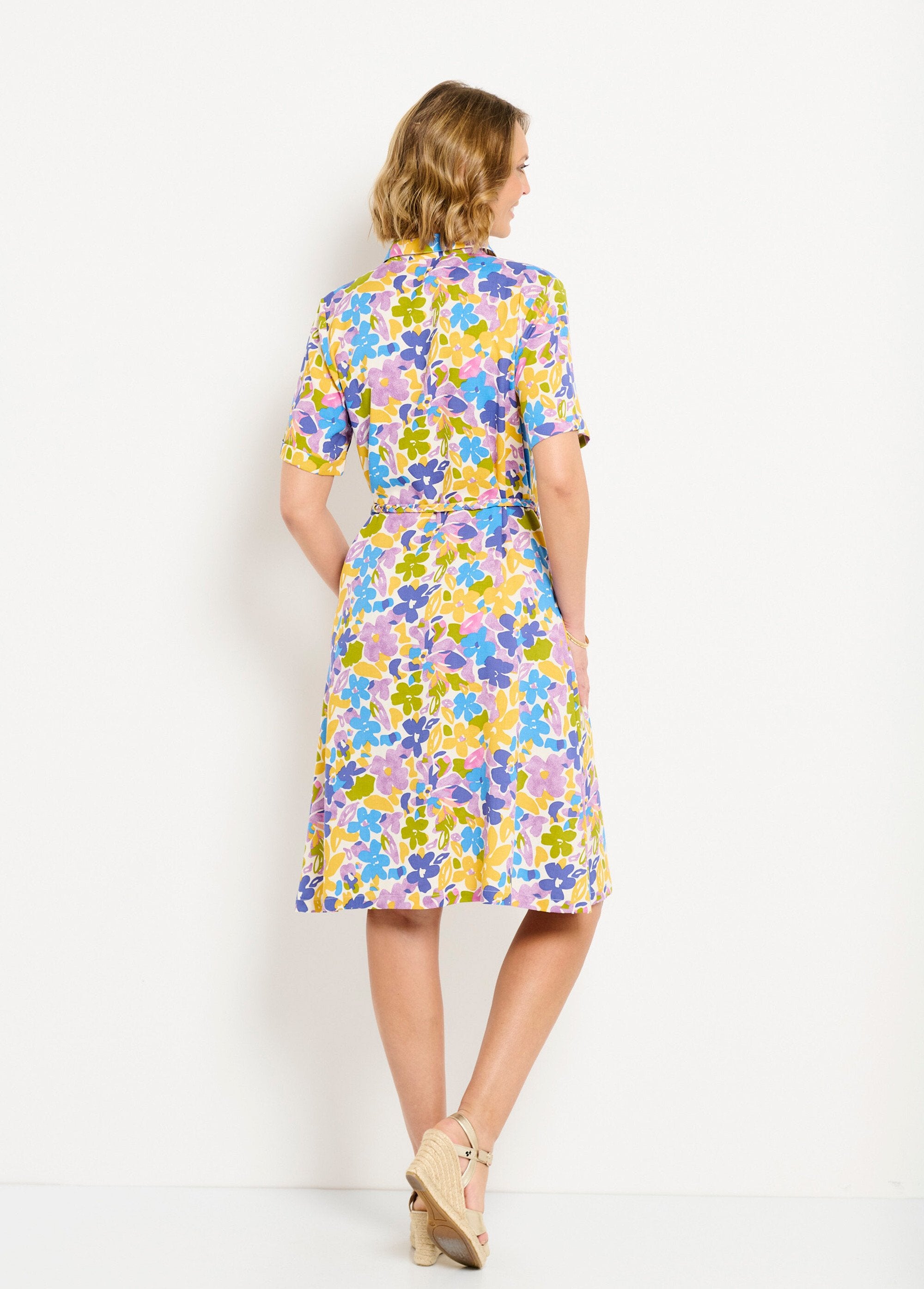 Vestido_curto_reto_com_estampa_floral_Multicolore_DO1_slim